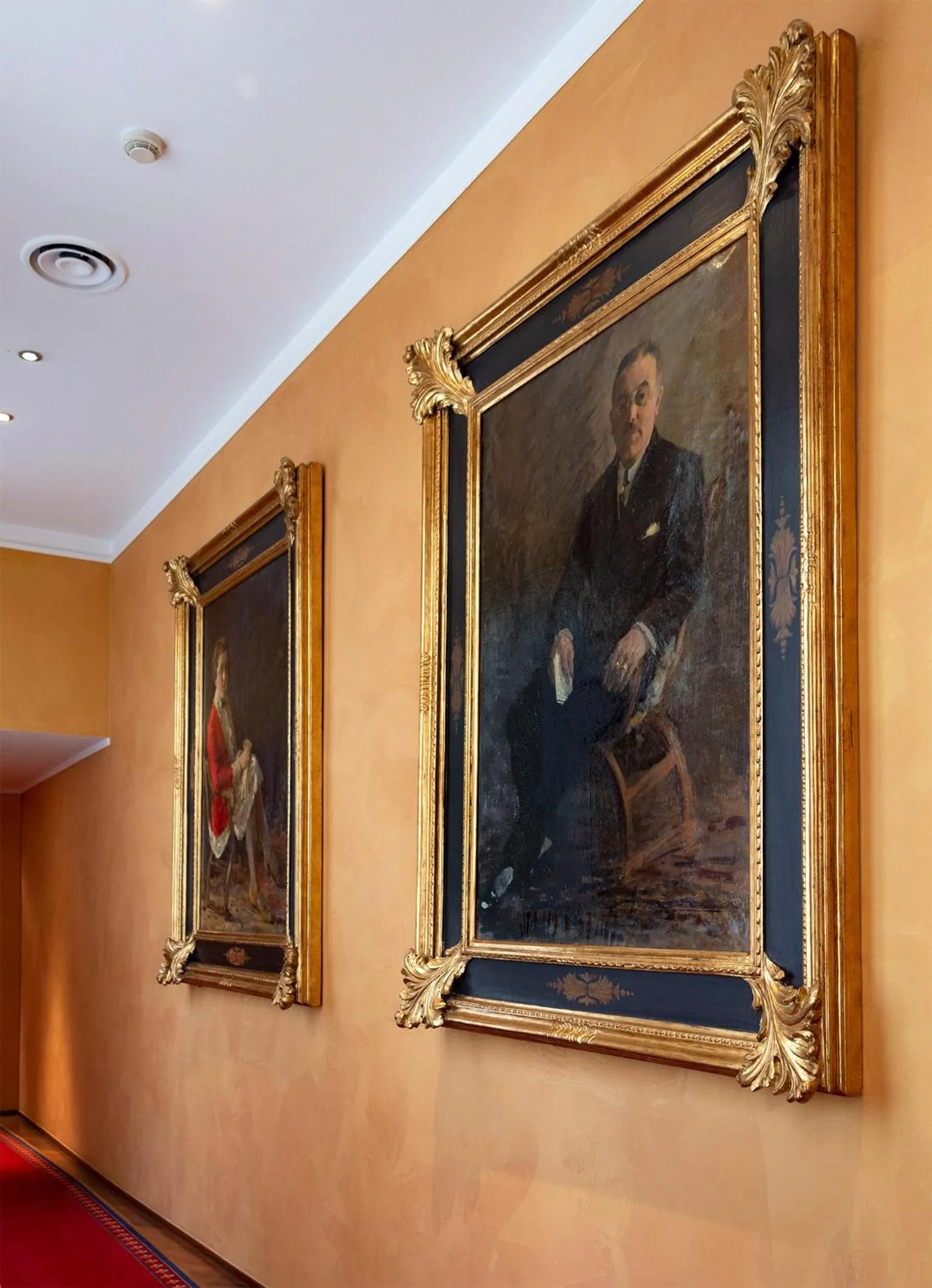 Decorative detail in Hotel Regina