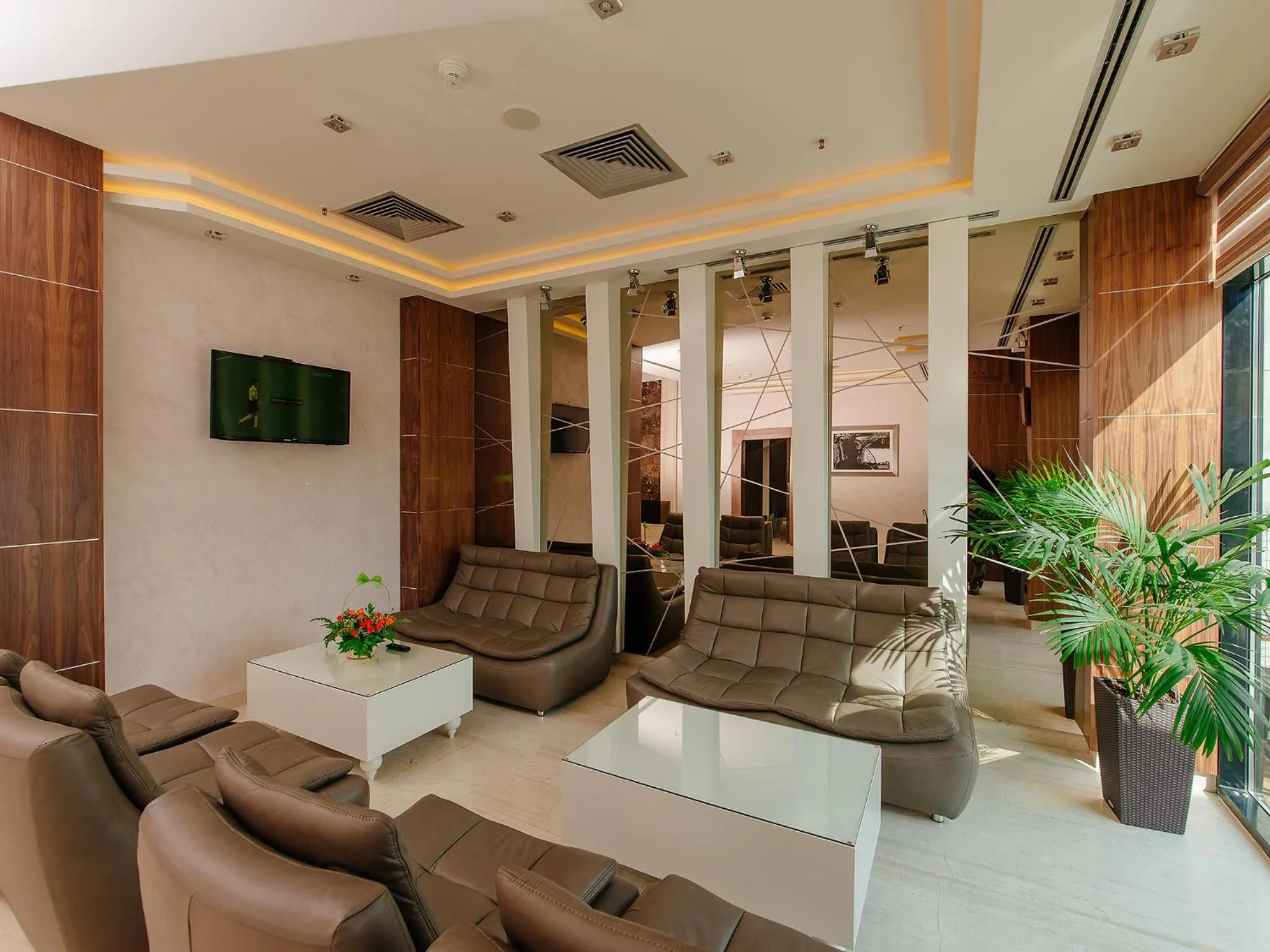 TV and multimedia in Hotel New Star