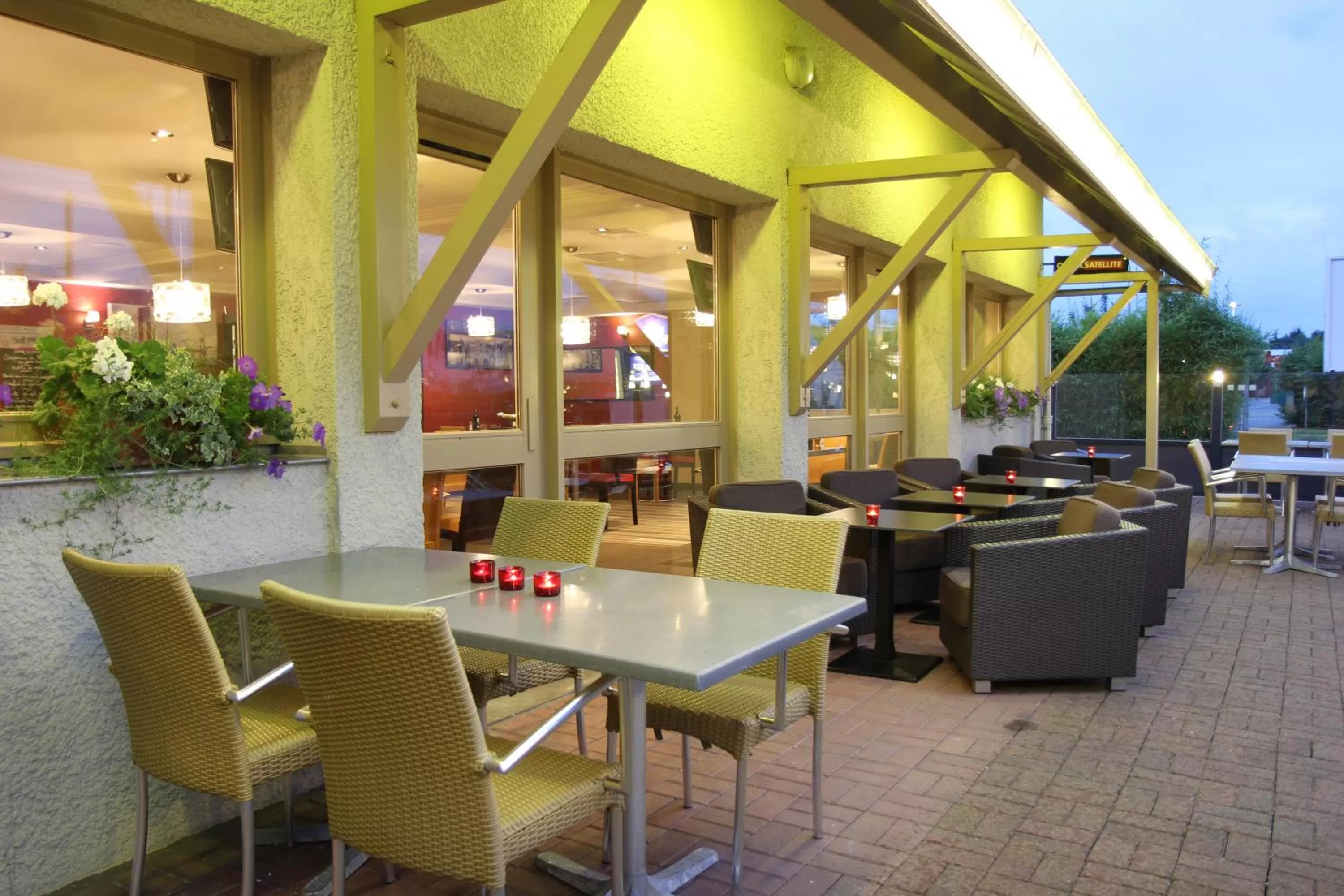 Balcony/Terrace in Best Western l'Atelier 117