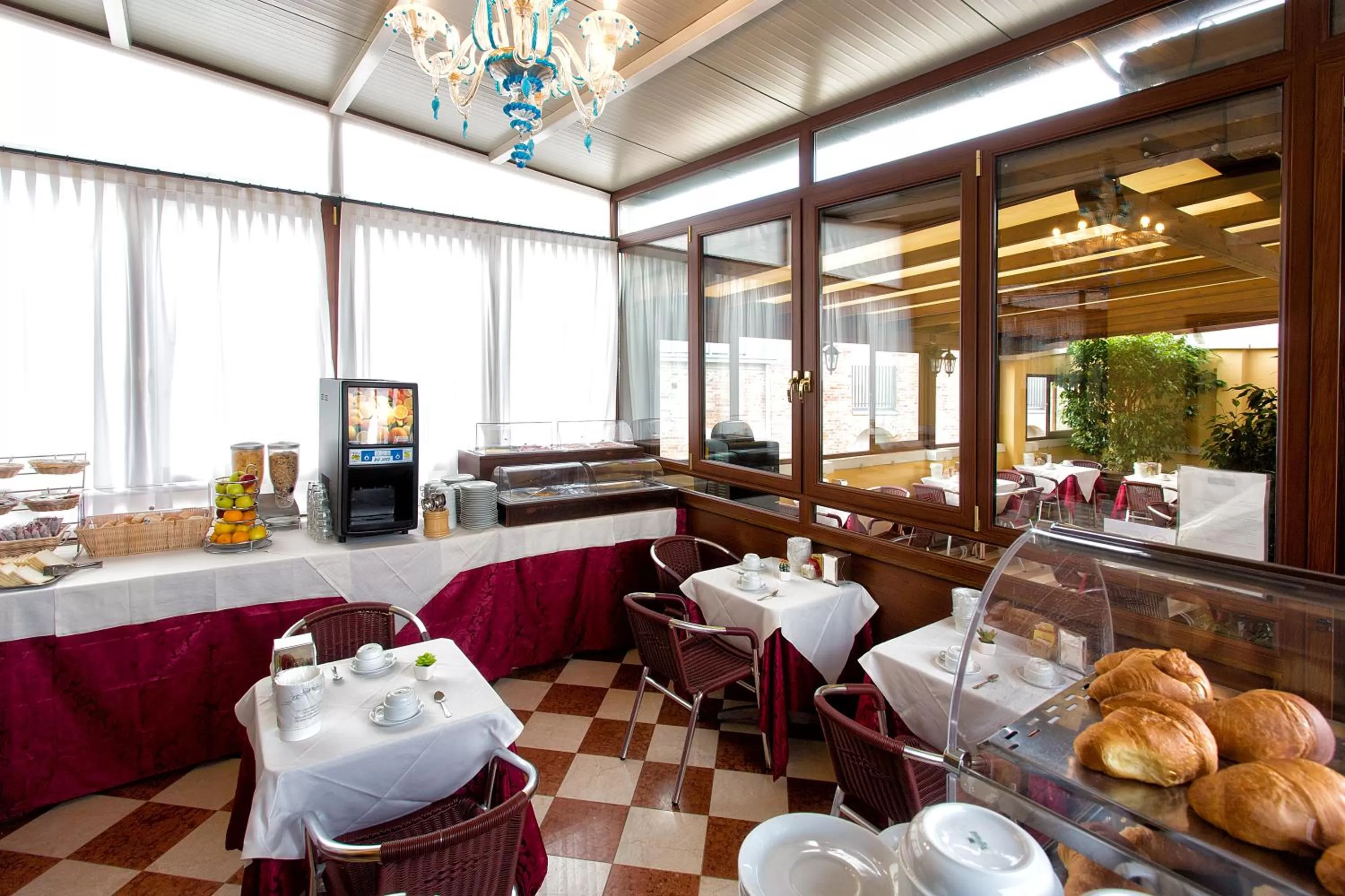 Breakfast in Hotel Conterie