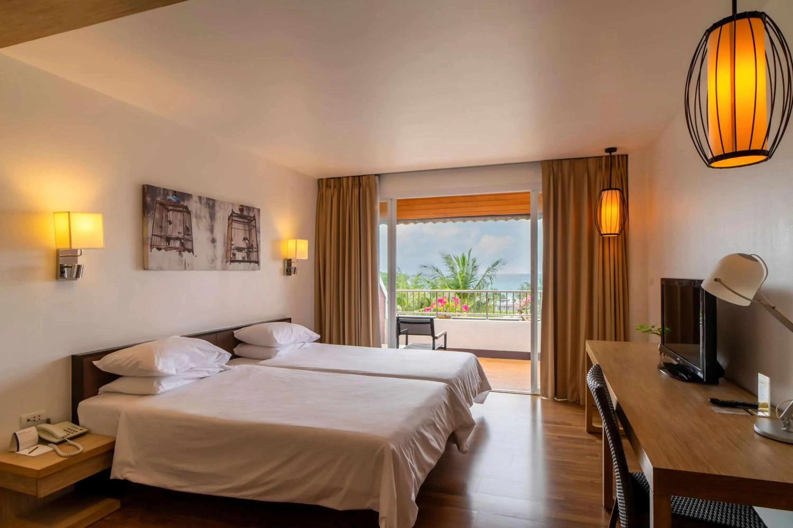 Bedroom, Bed in Best Western Phuket Ocean Resort