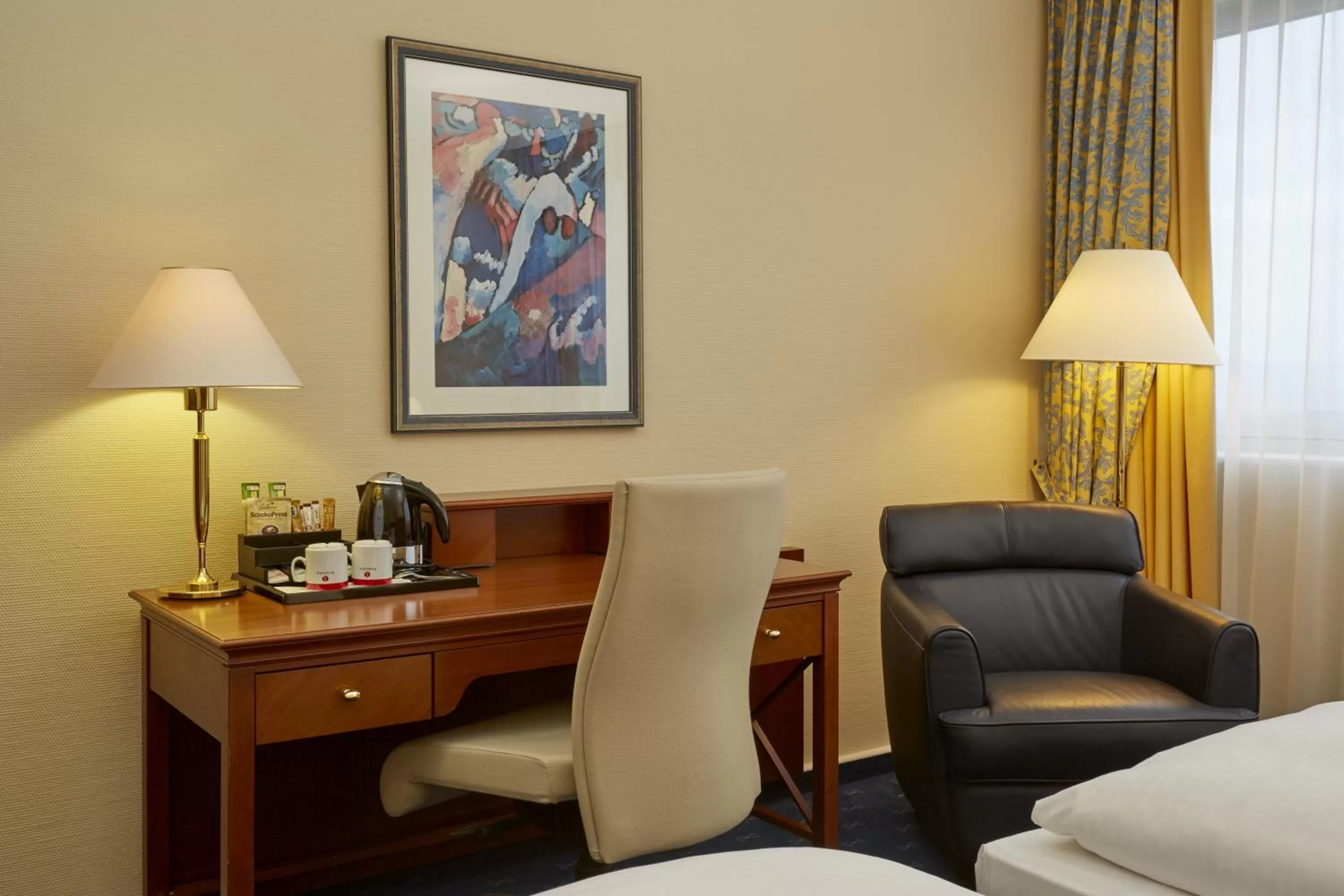 Photo of the whole room, Bed in H4 Hotel Kassel City, Trademark Collection by Wyndham