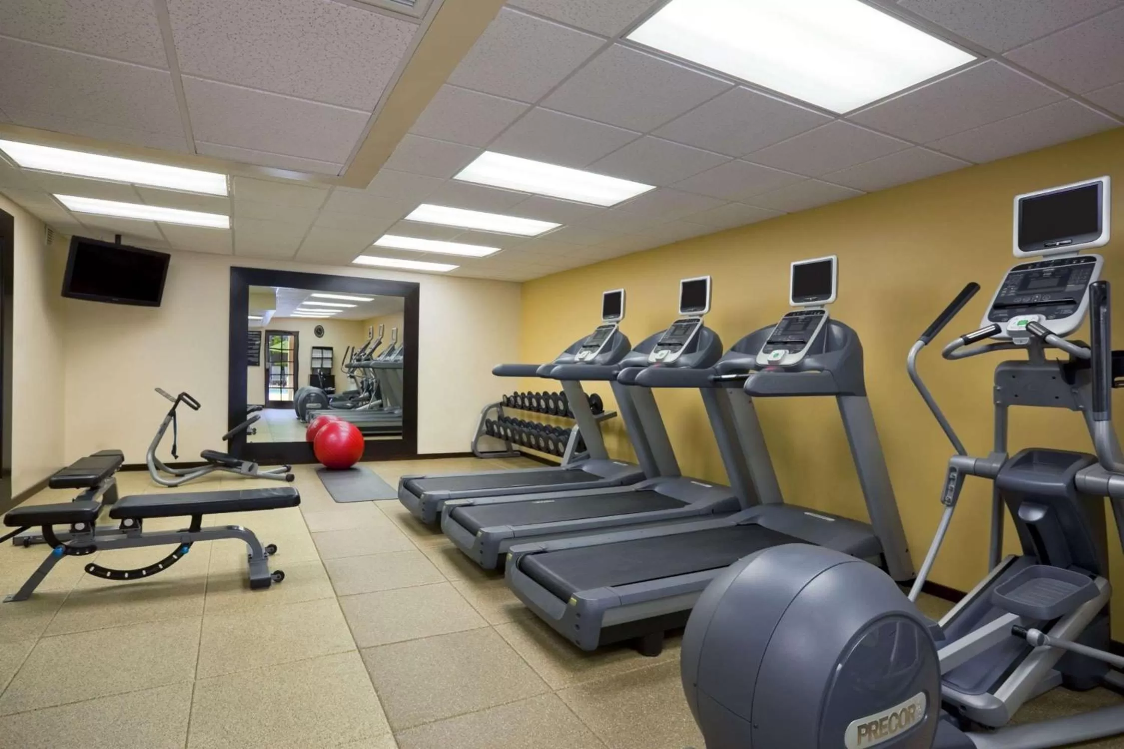 Fitness centre/facilities in Embassy Suites by Hilton Phoenix Tempe