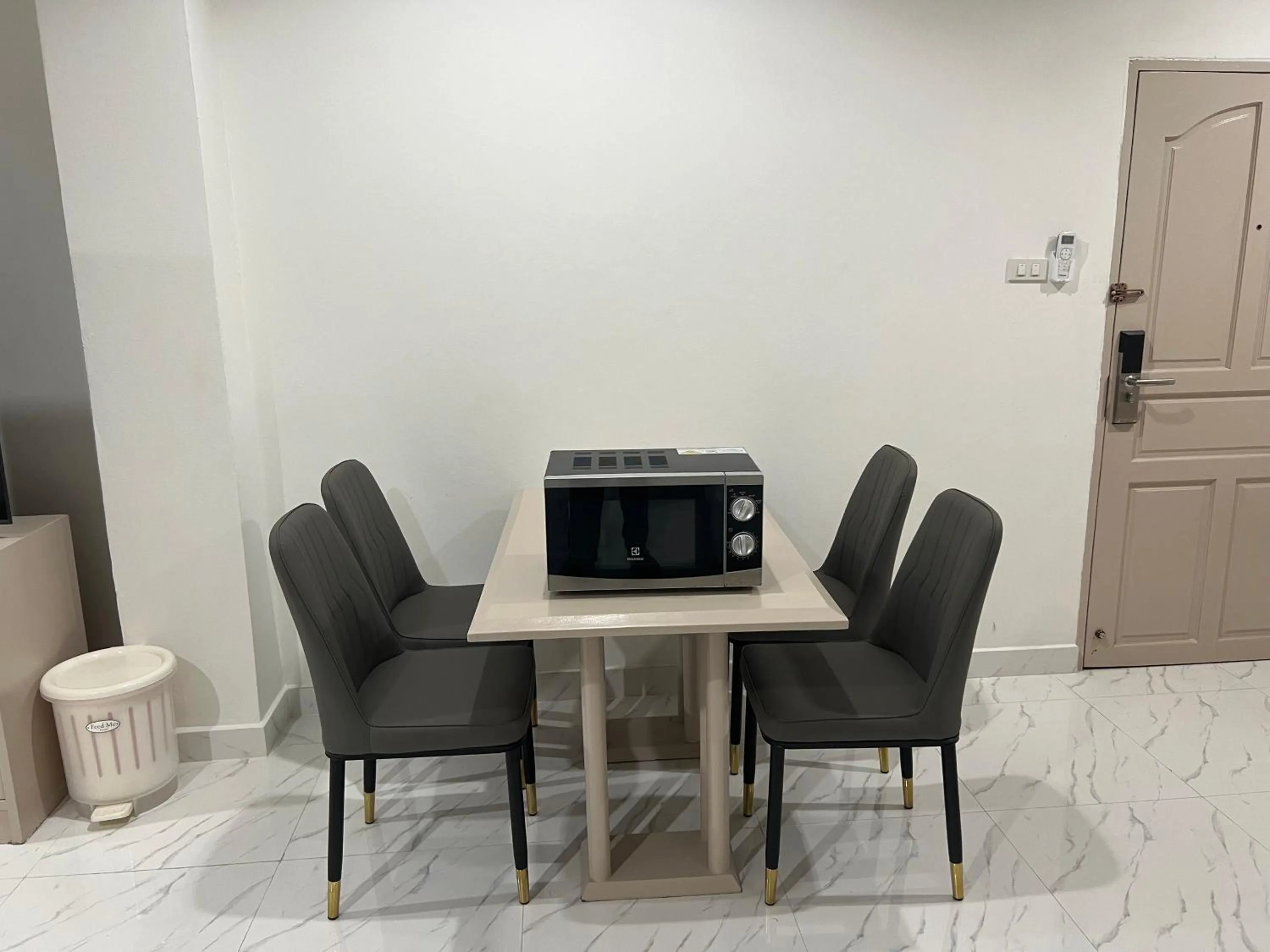 Seating area in Mall Suites Hotel