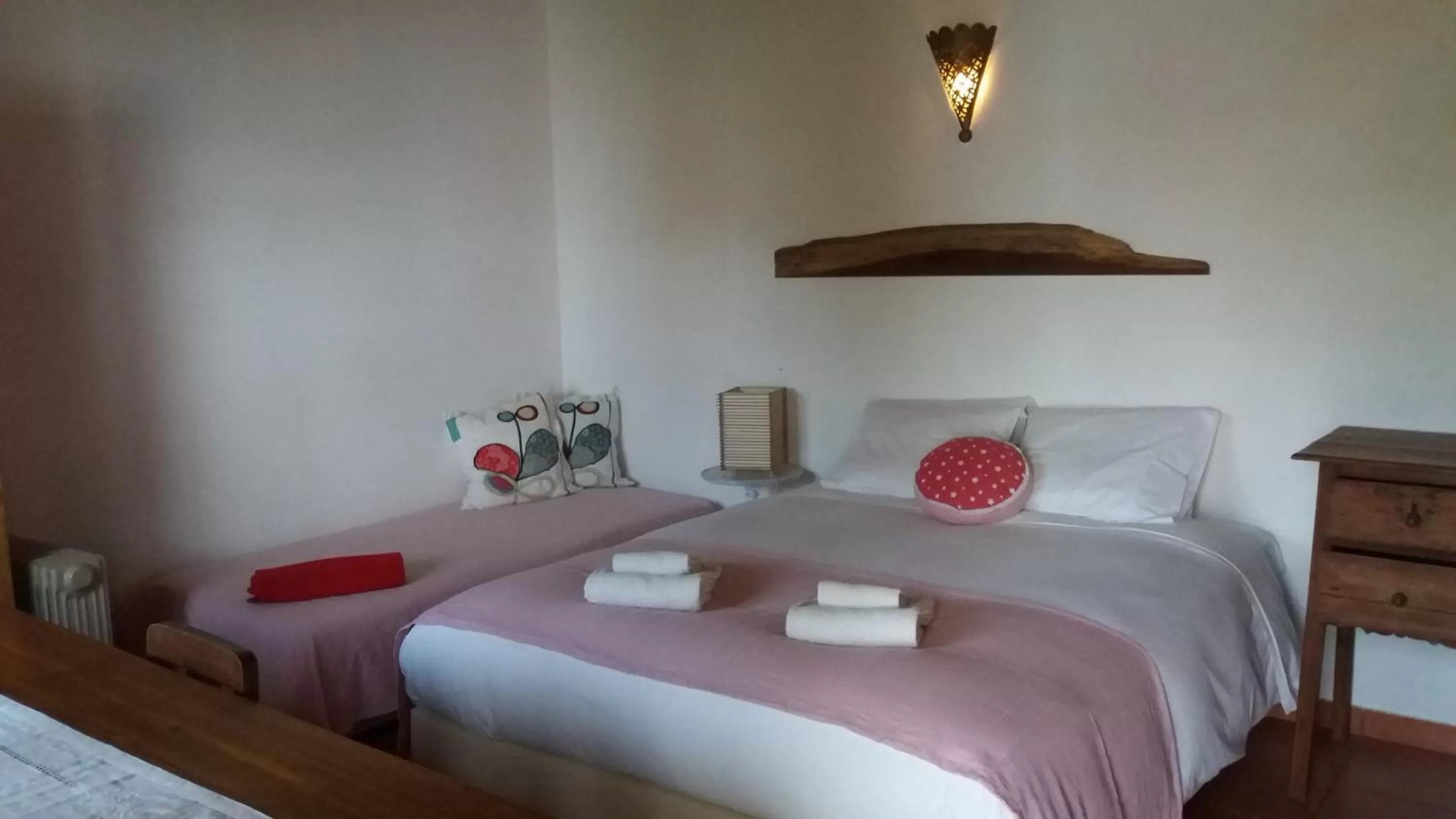 Bed in PuraVida Divehouse