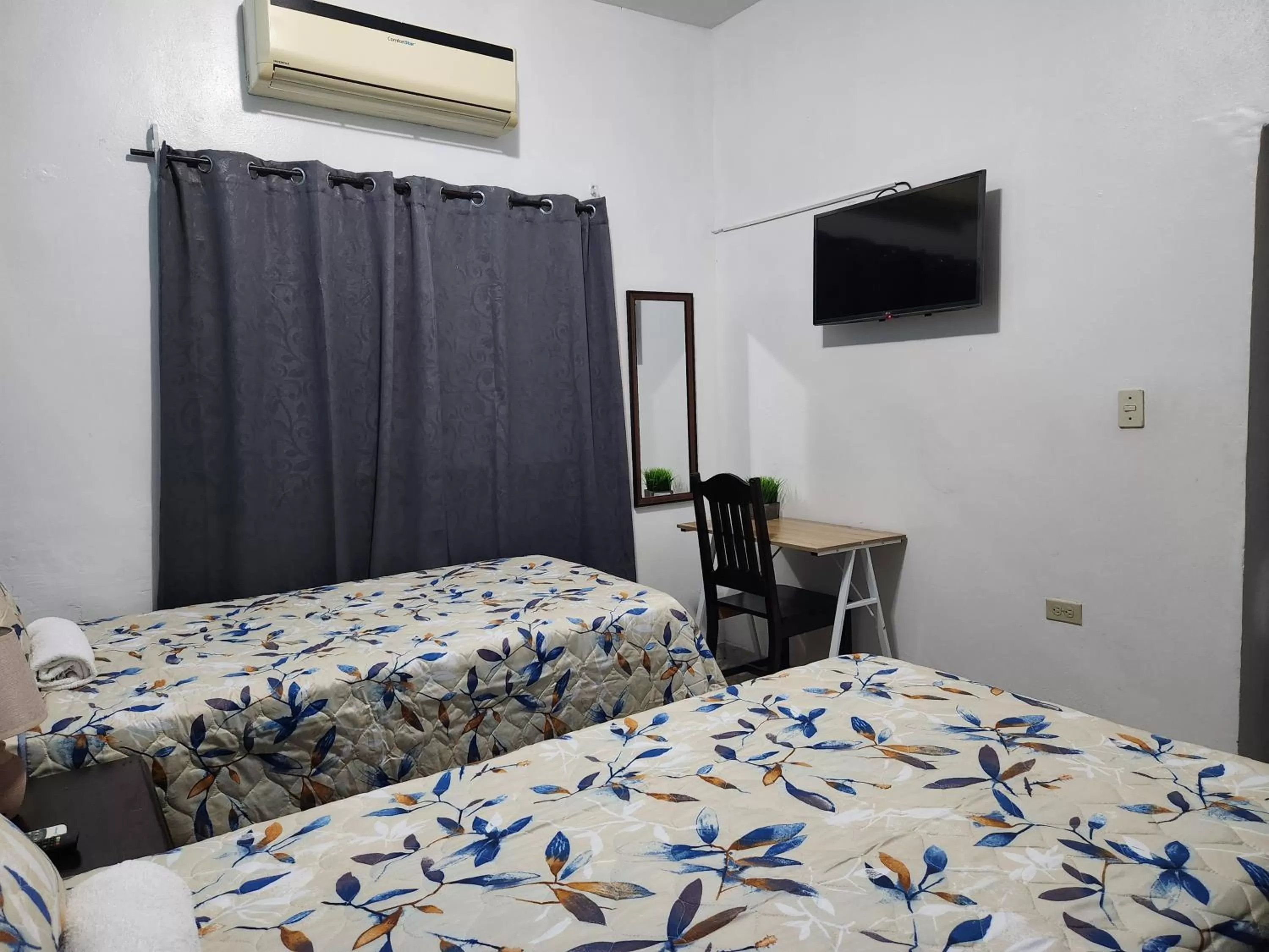 Photo of the whole room, Bed in Casa Altamira