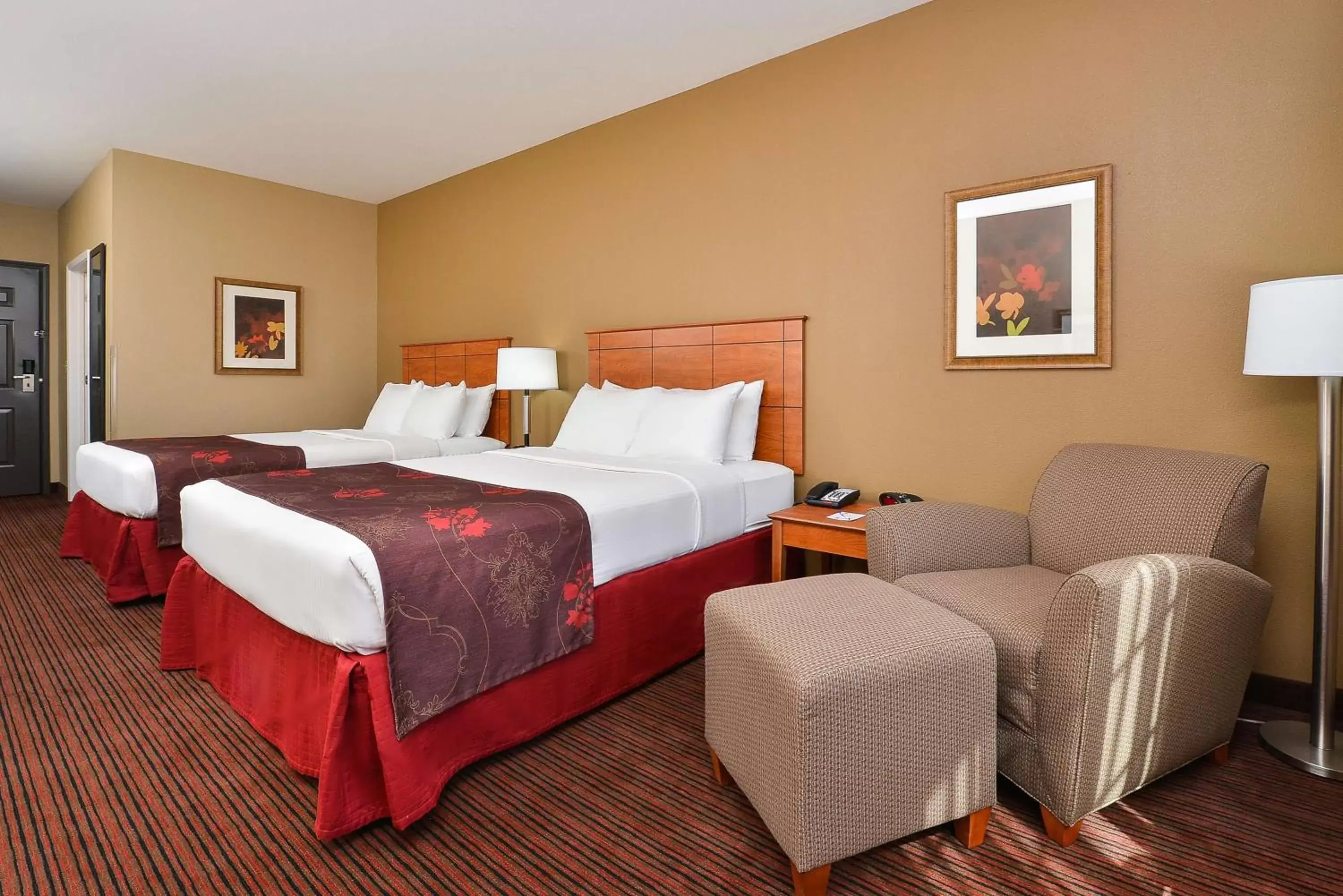 Deluxe Queen Room with Two Queen Beds - Disability Access - Non Smoking in SureStay Hotel by Best Western Blackwell Deluxe Queen Room with Two Queen Beds - Disability Access - Non Smoking in SureStay Hotel by Best Western Blackwell