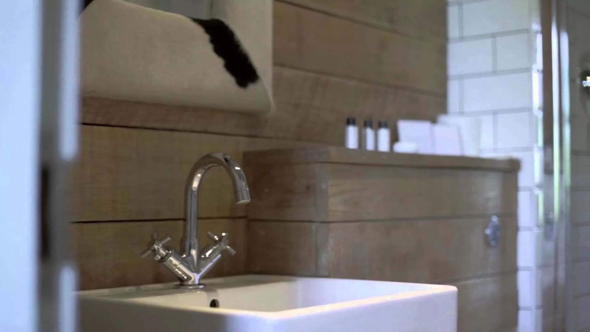 Bathroom in The Globe