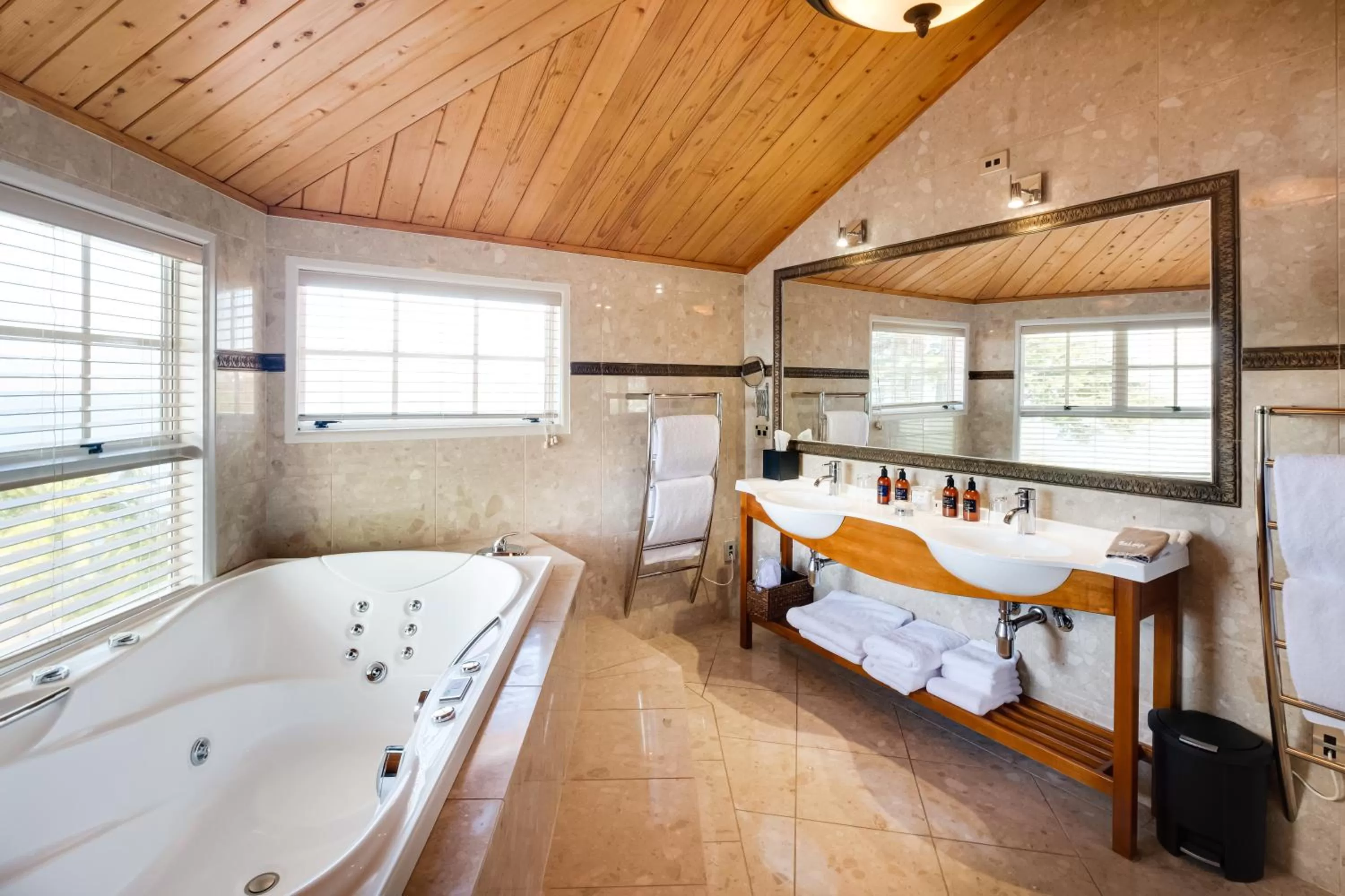 Bathroom, Bed in On The Point - Lake Rotorua