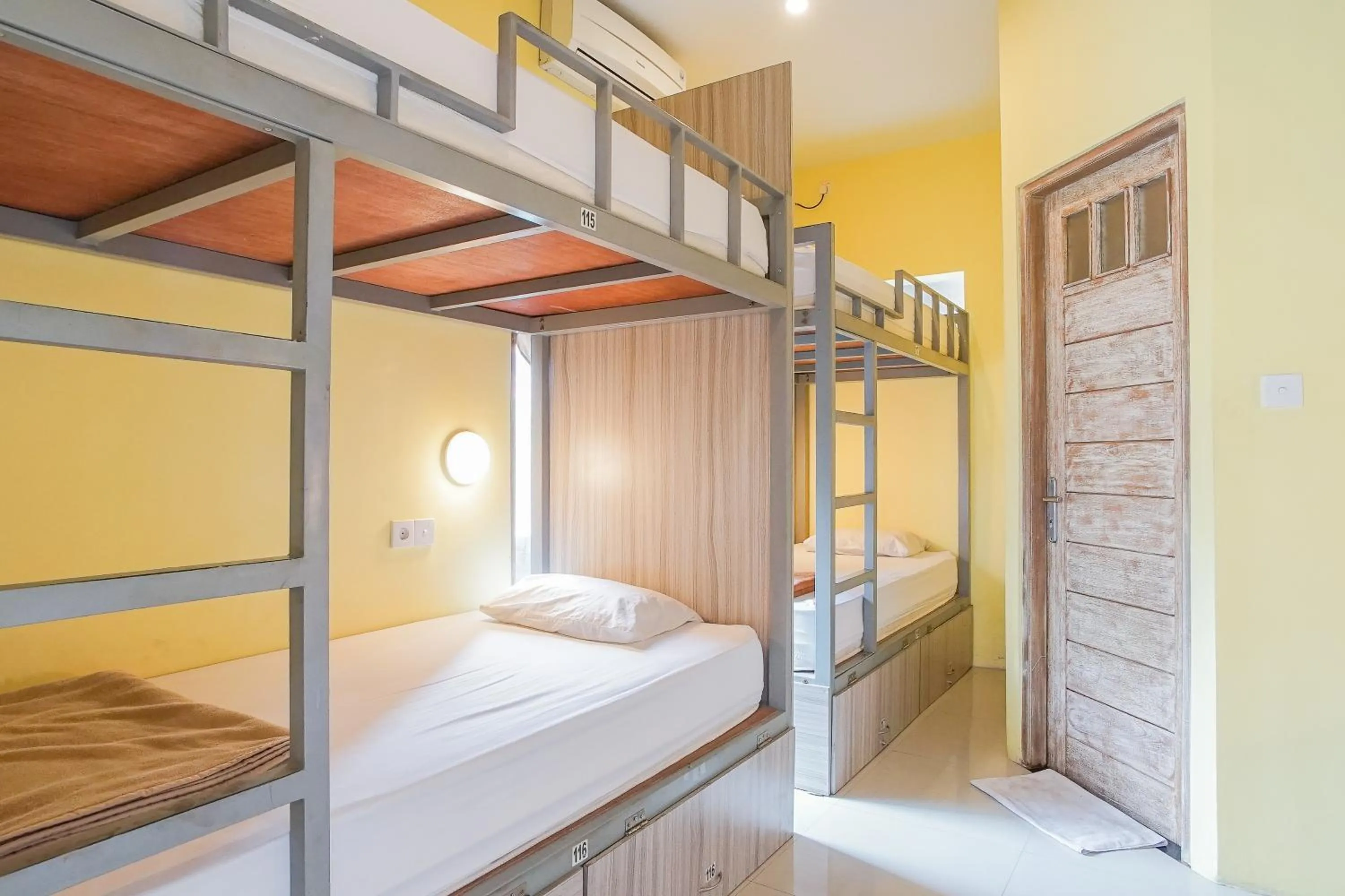 bunk bed in Kememai Hostel