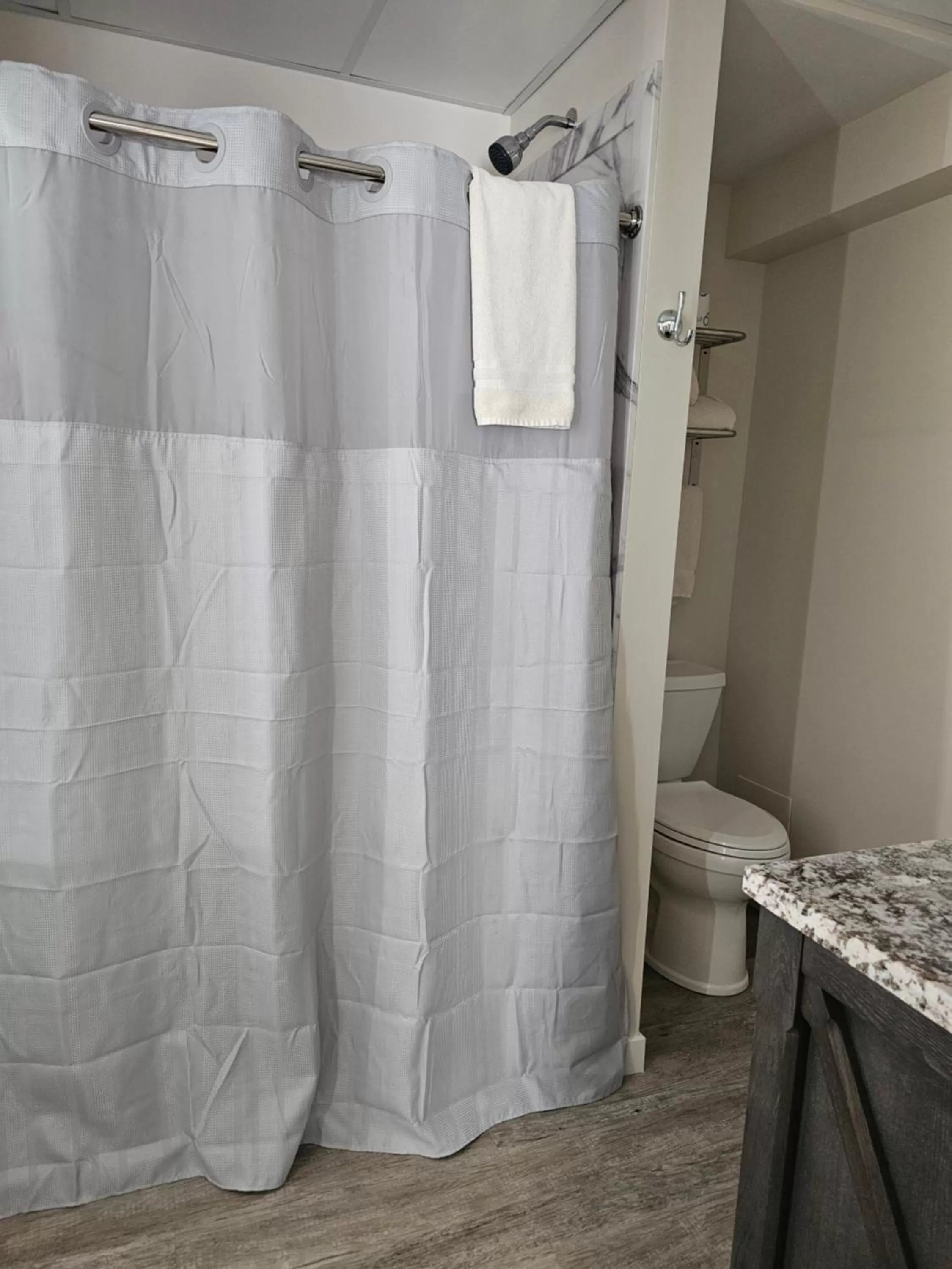 Shower in Lowell Inn