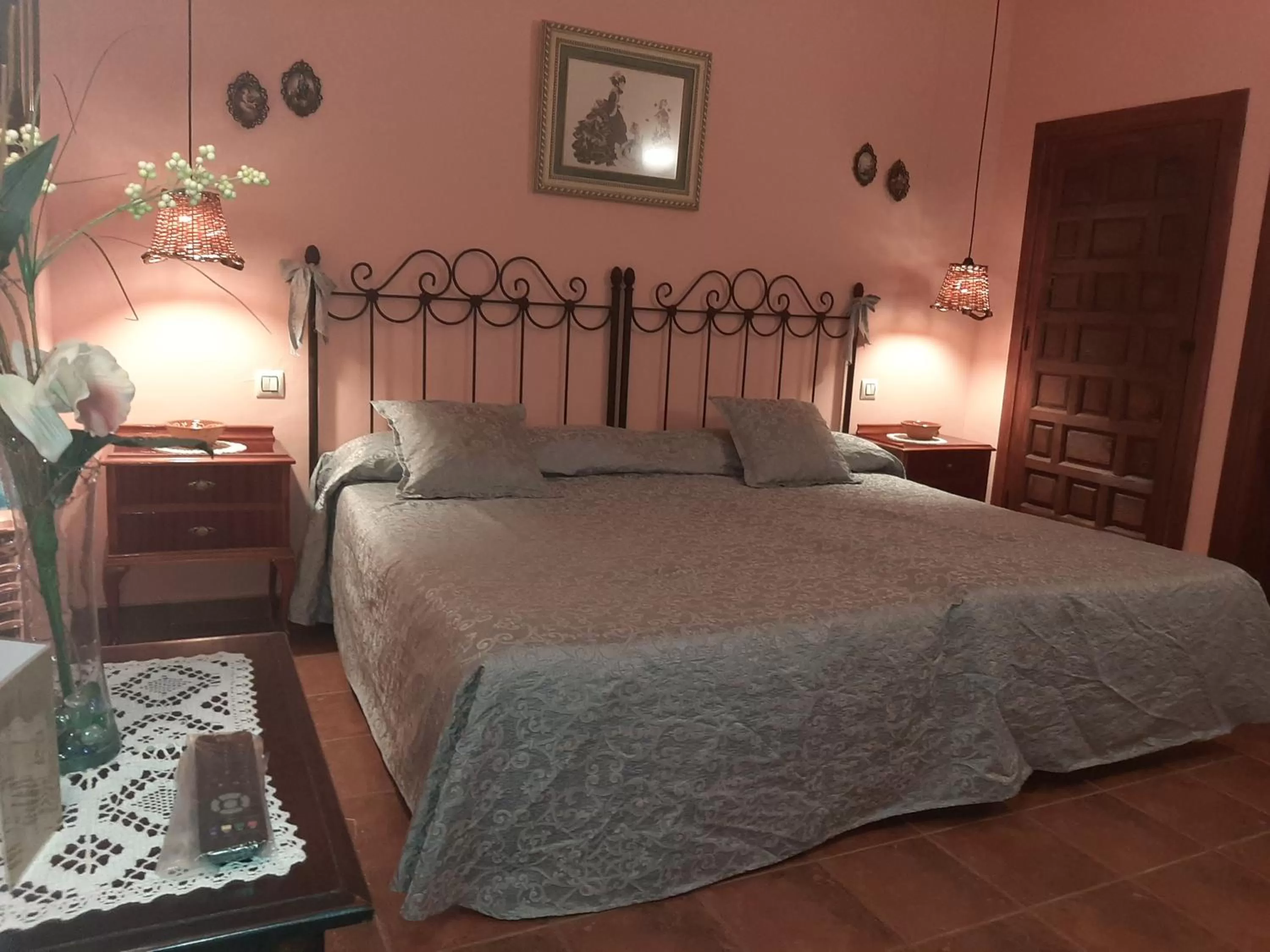 Bed in Hotel Rural Posada Los Caballeros