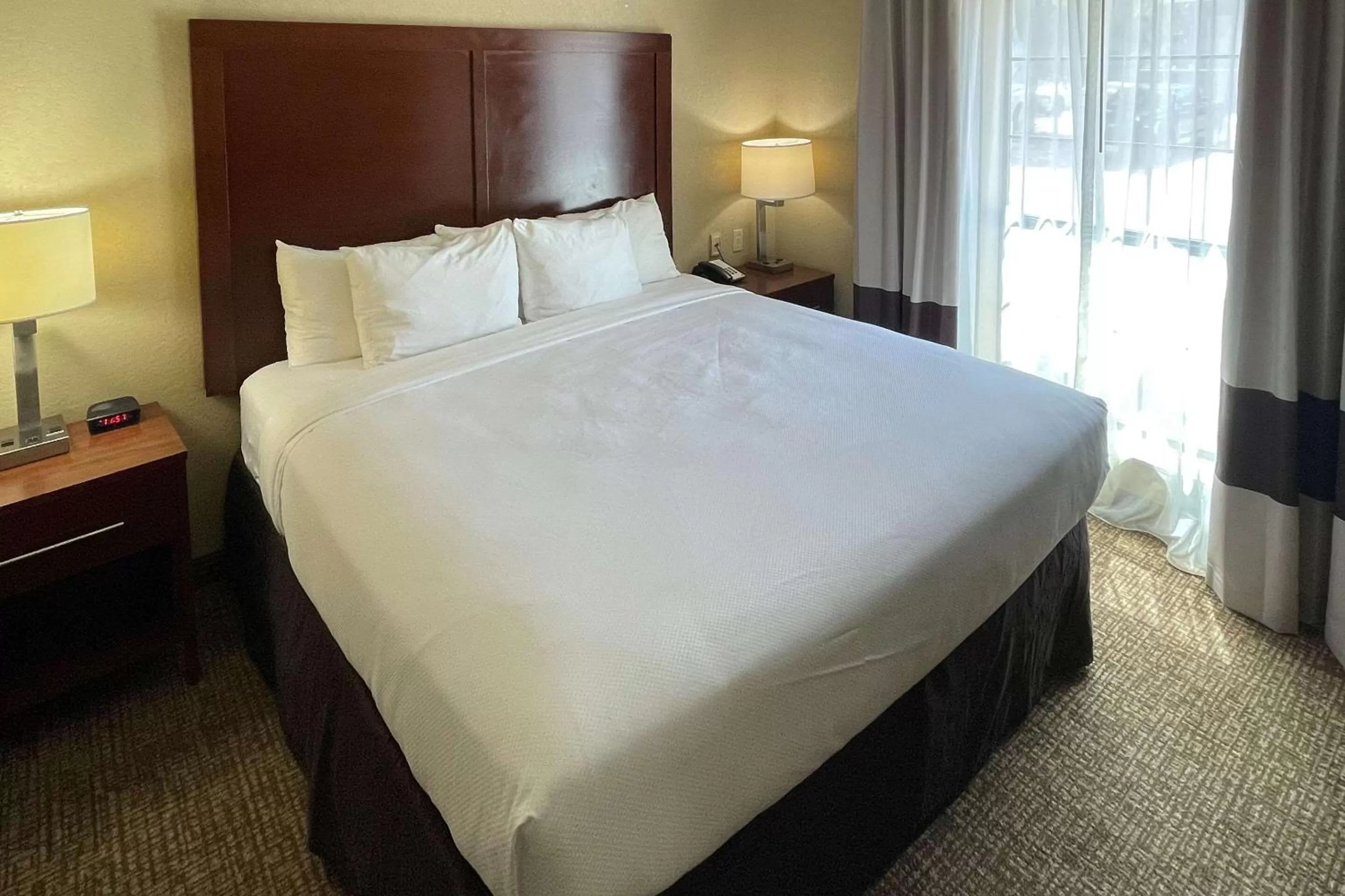 Bedroom, Bed in Comfort Suites San Antonio Near Seaworld