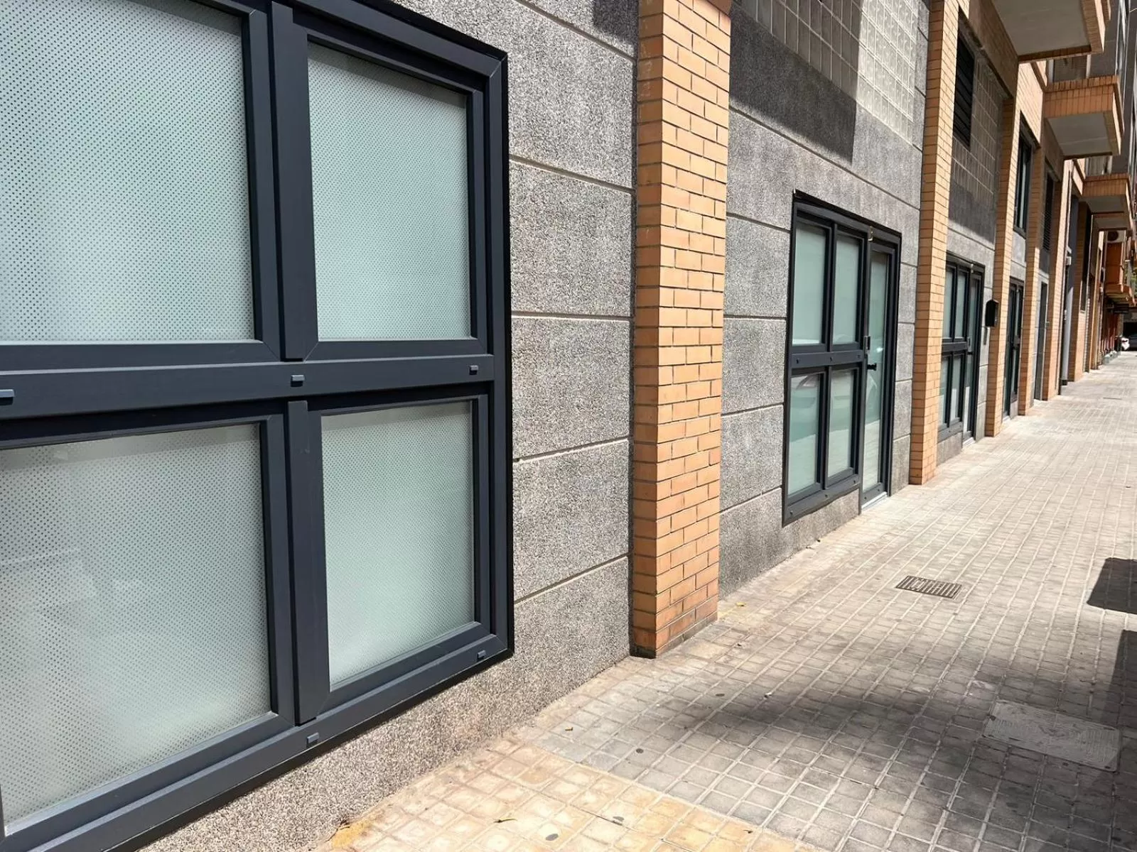 Property building in Carbonell 1