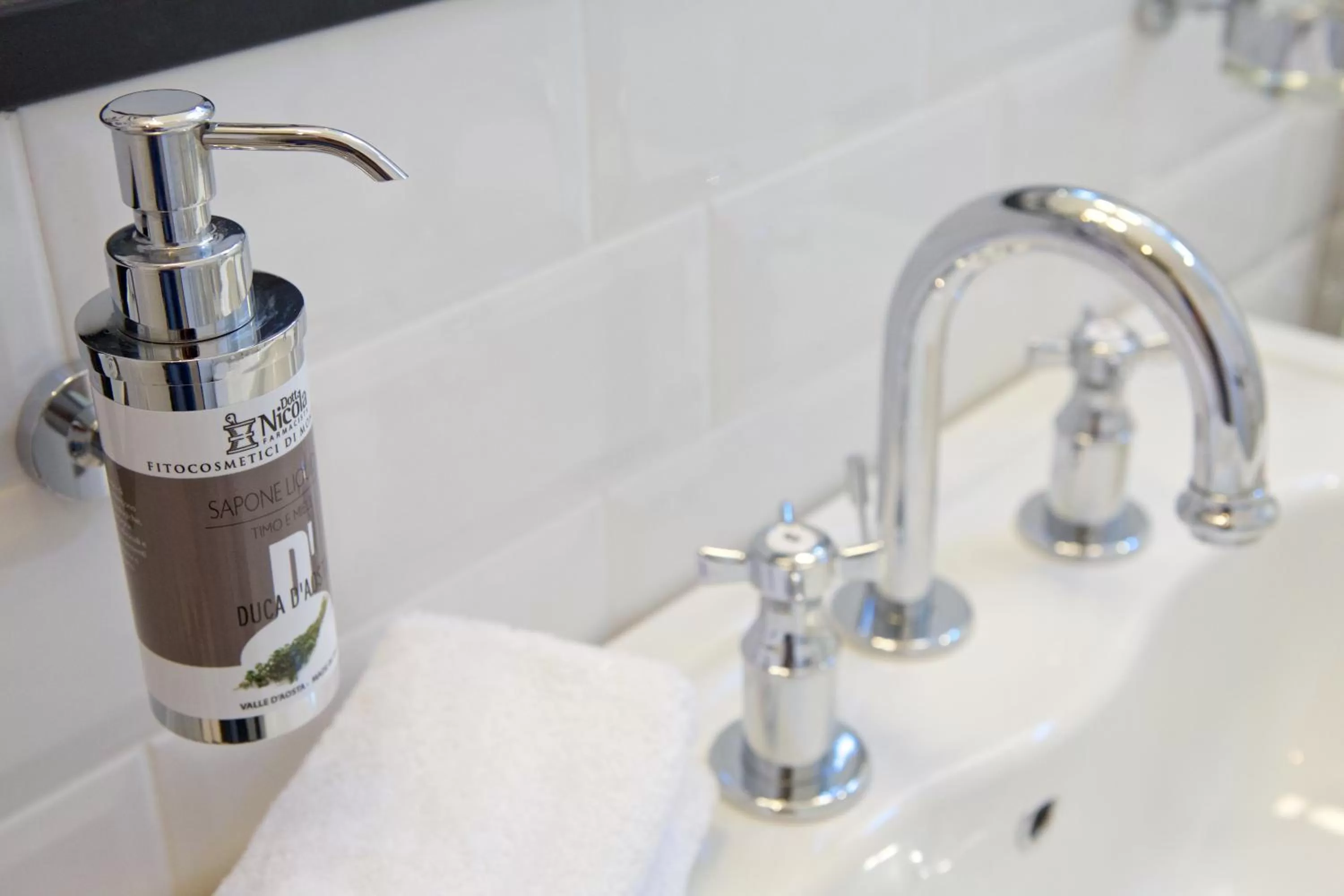 Bathroom in Duca D'Aosta Hotel