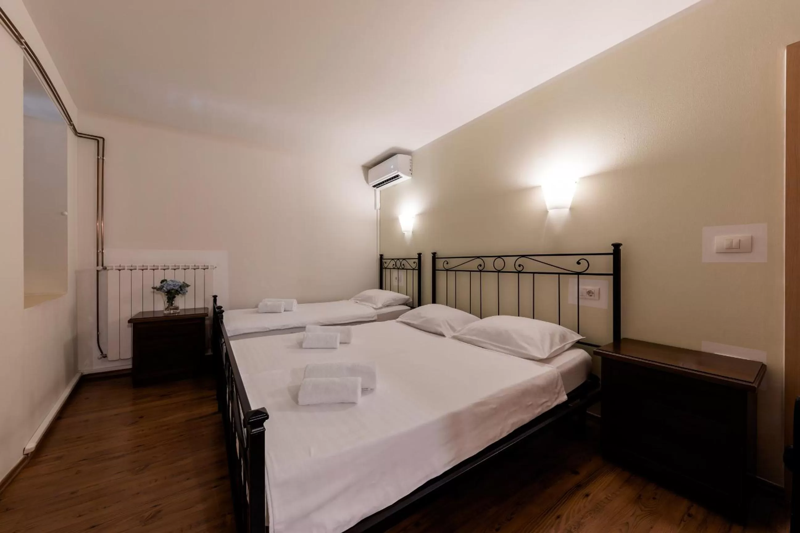 Photo of the whole room, Bed in B&B Miracolo di Mare Retro