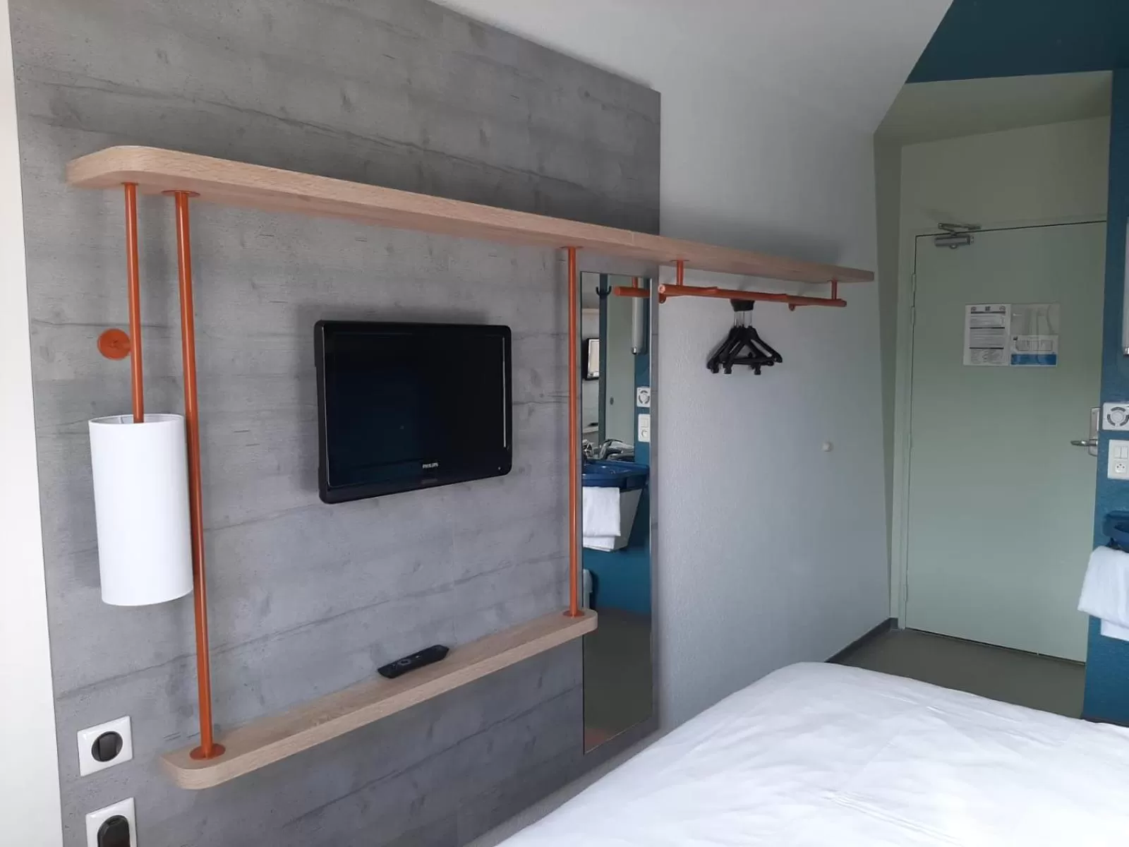 TV and multimedia, Bed in ibis budget Bar le Duc