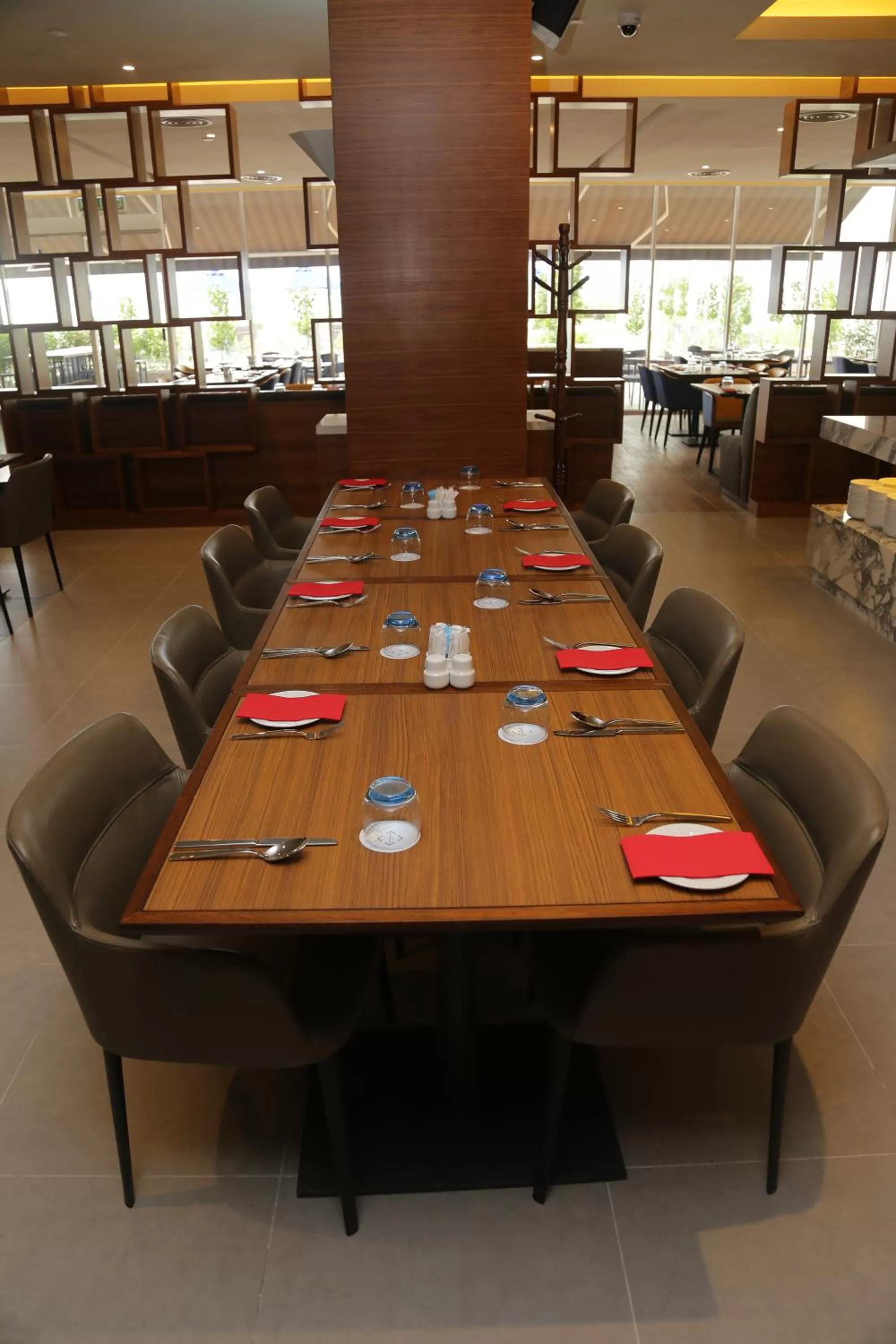 Restaurant/places to eat in Novotel Taiping