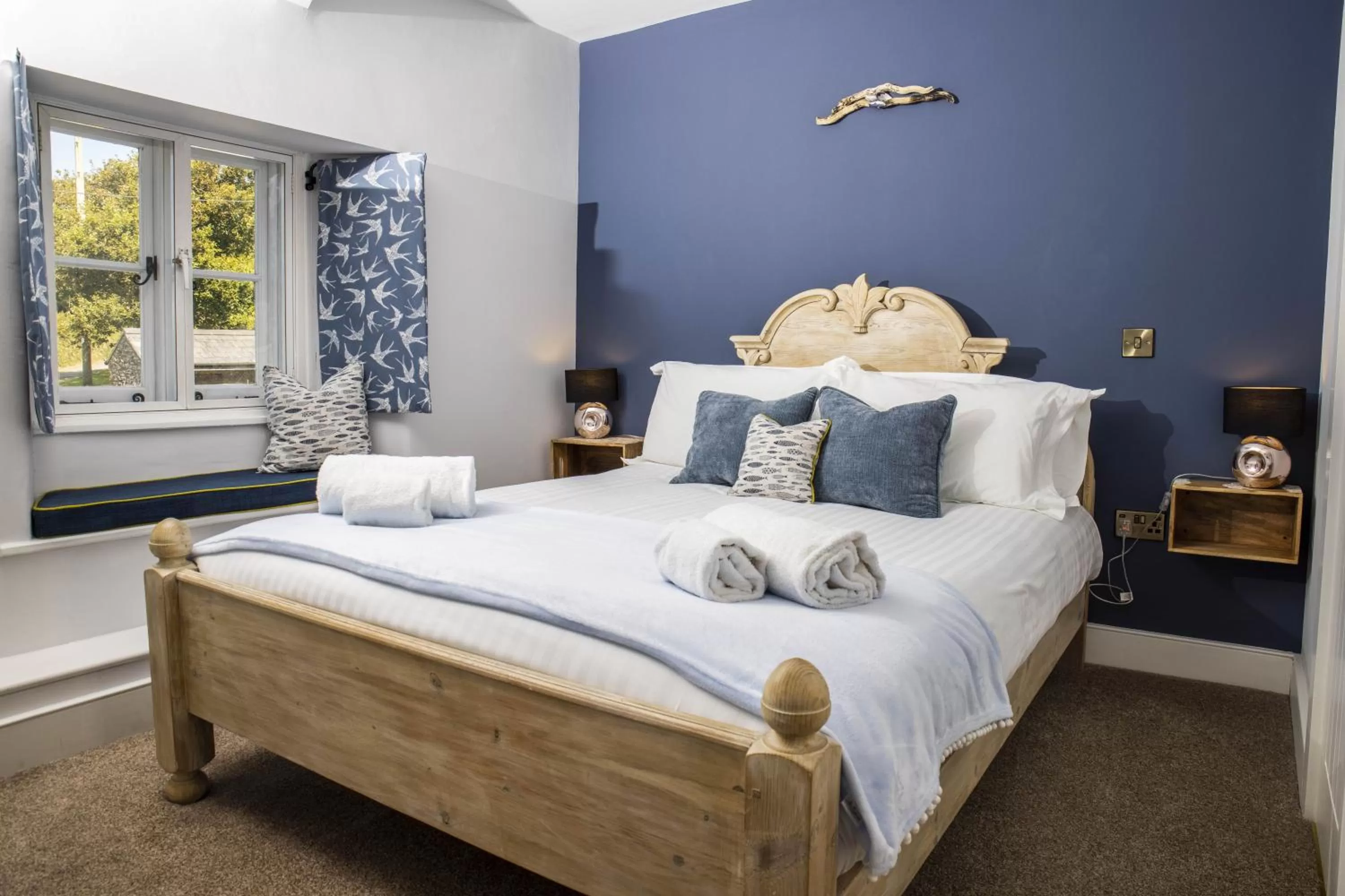 Bedroom, Bed in Church House Inn, Churchstow