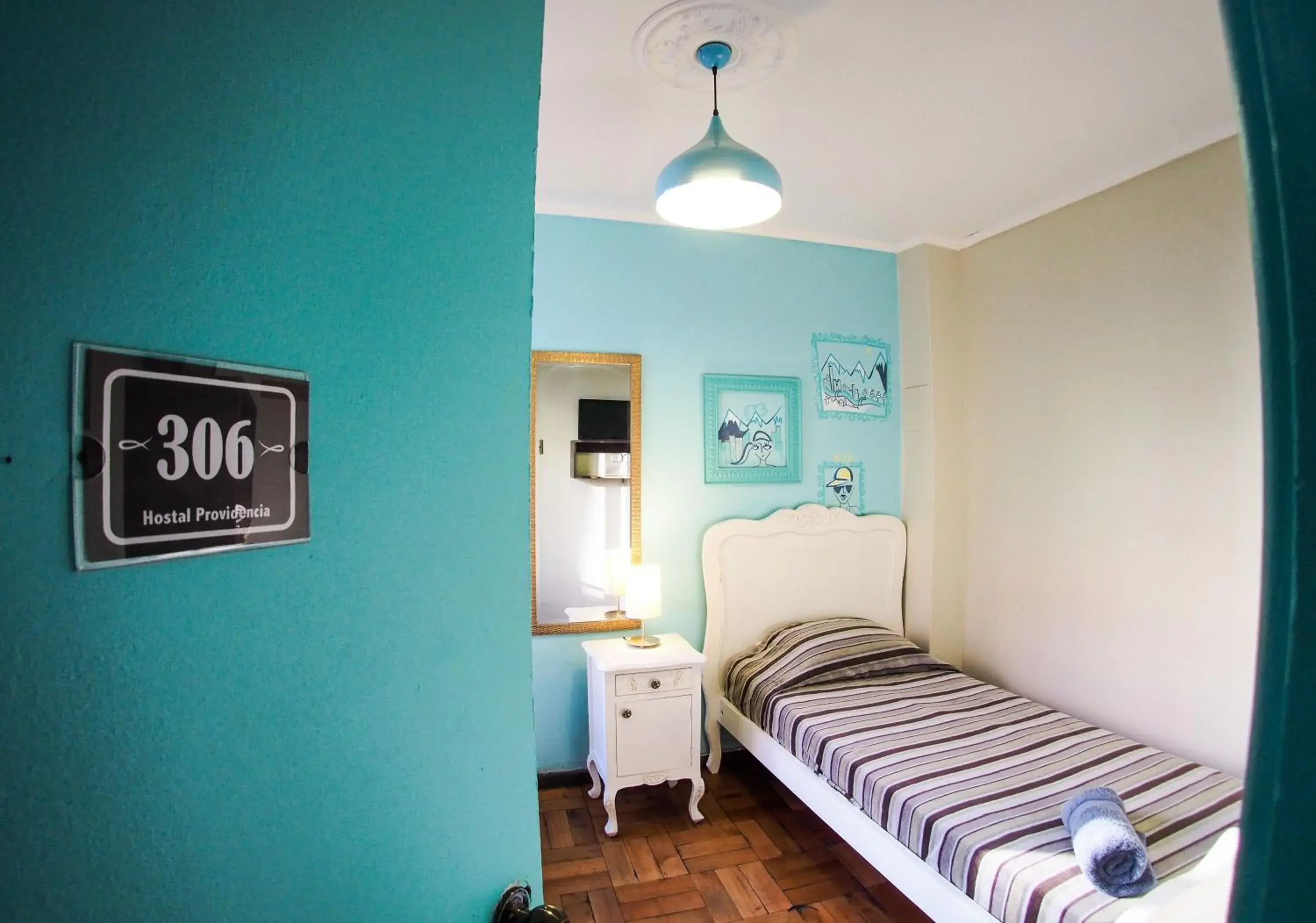 Single Room with Shared Bathroom in Hostal Providencia Single Room with Shared Bathroom in Hostal Providencia