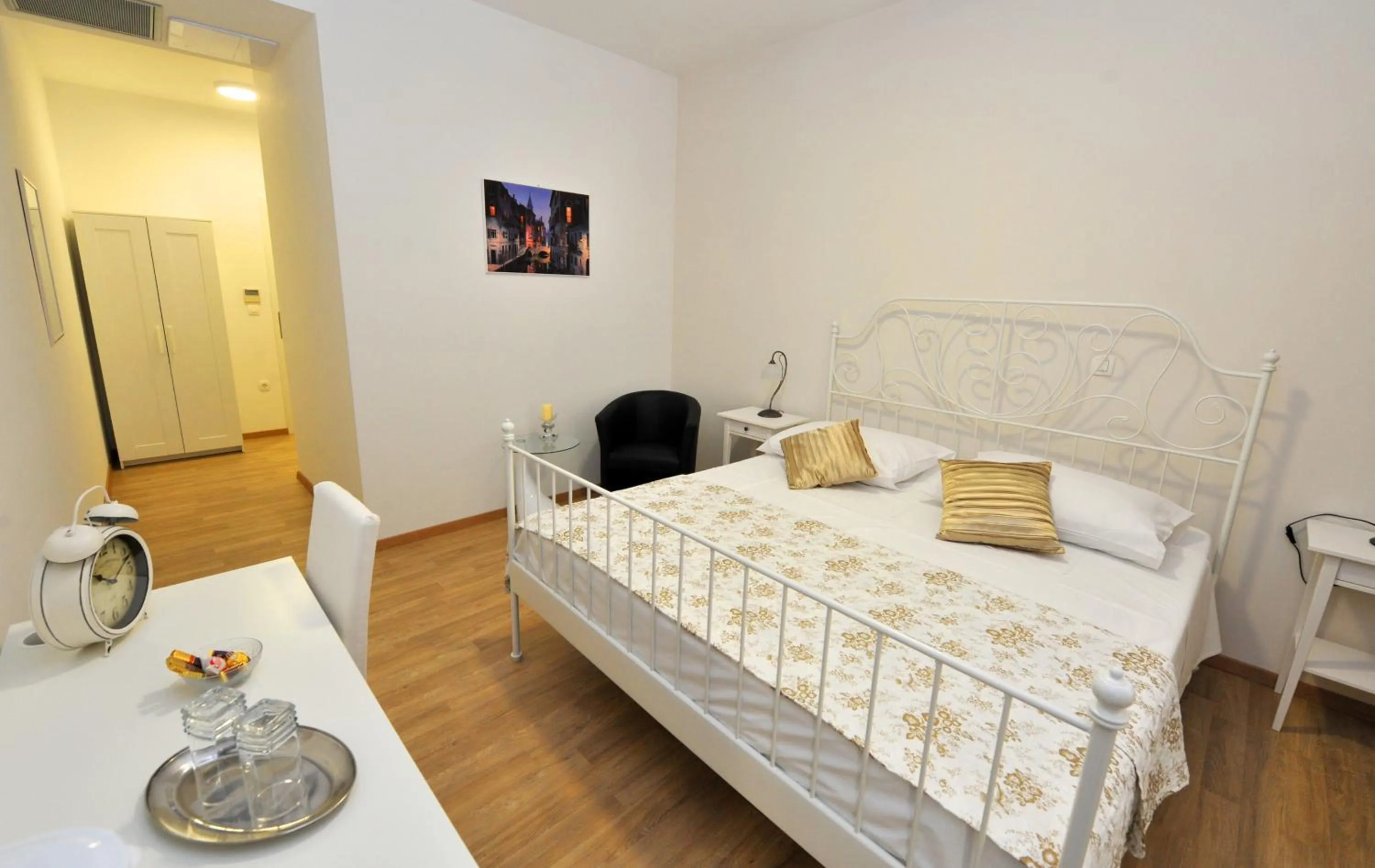 Bed in Luxury Rooms Nirvana