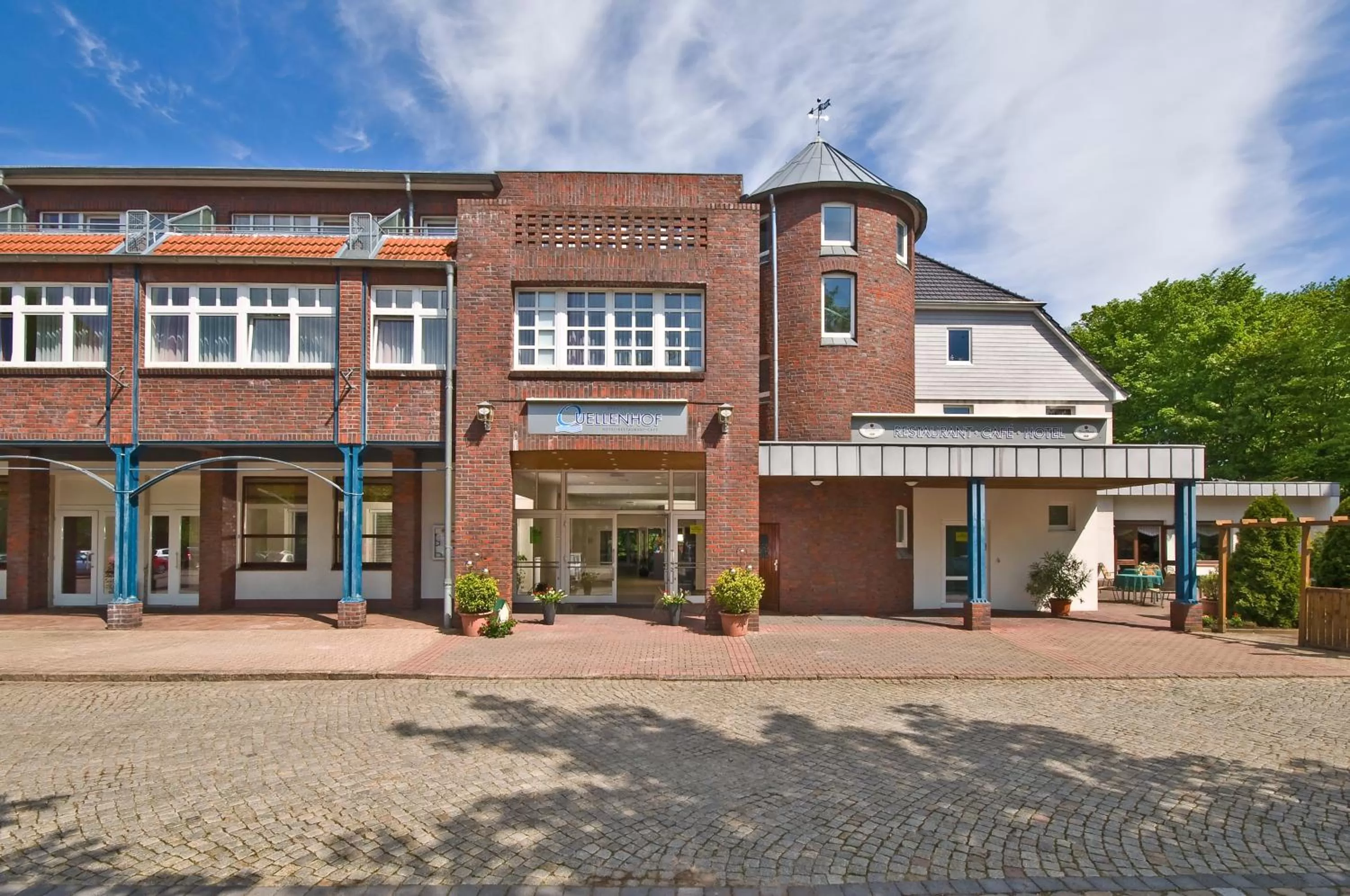 Facade/entrance in Hotel Quellenhof