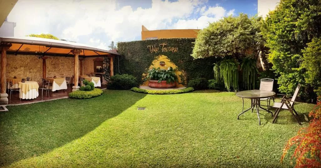 Garden in Hostal Villa Toscana