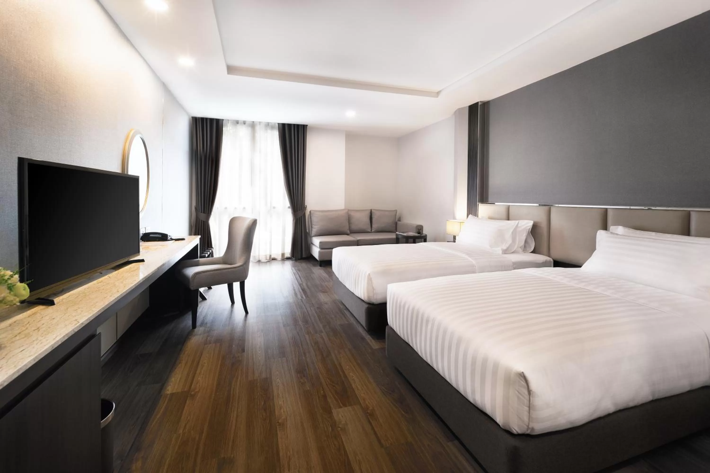 Bed in SureStay Plus by Best Western Sukhumvit 2