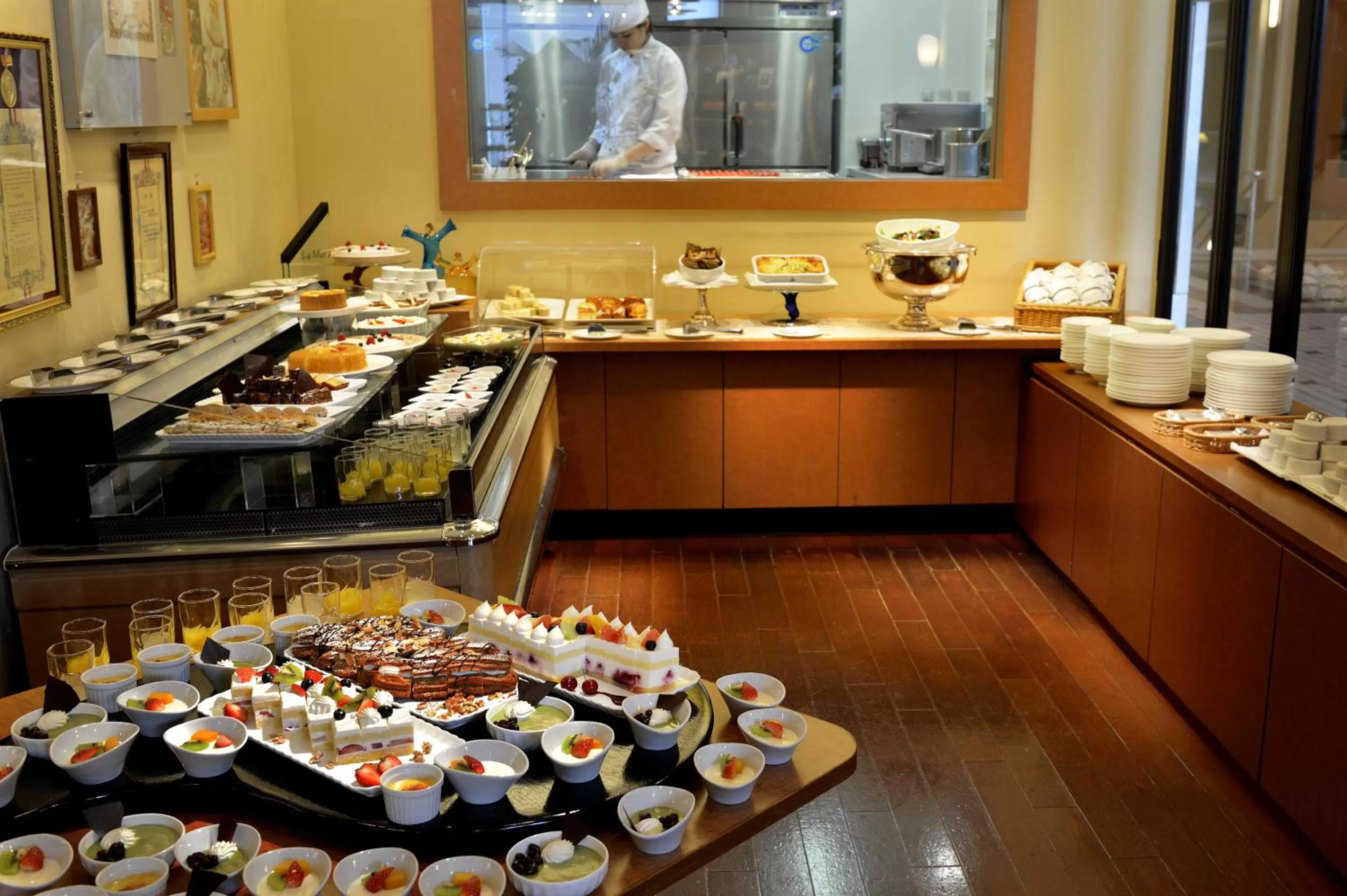 Restaurant/places to eat in Royal Pines Hotel Urawa