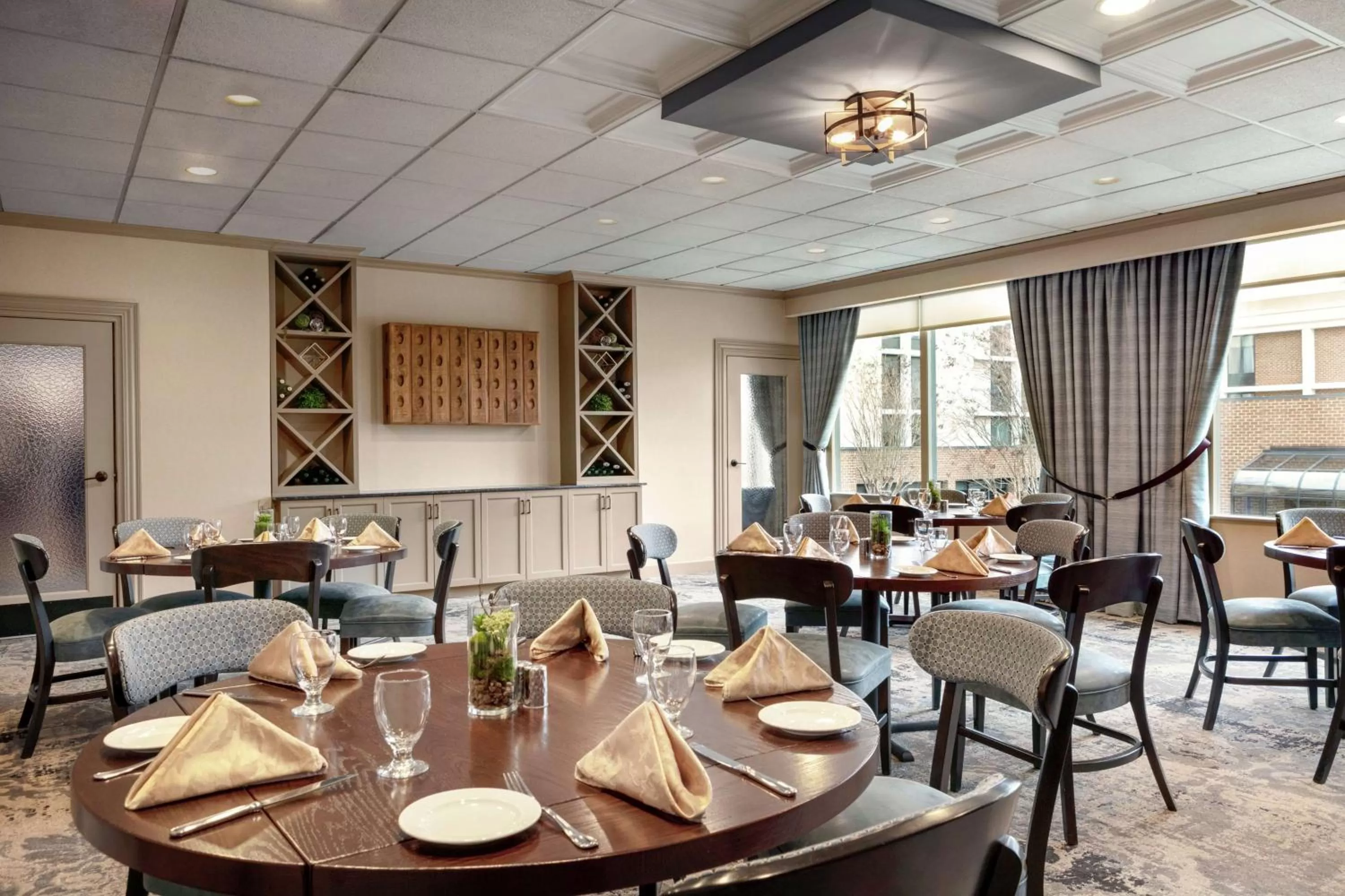 Restaurant/places to eat in DoubleTree by Hilton McLean Tysons