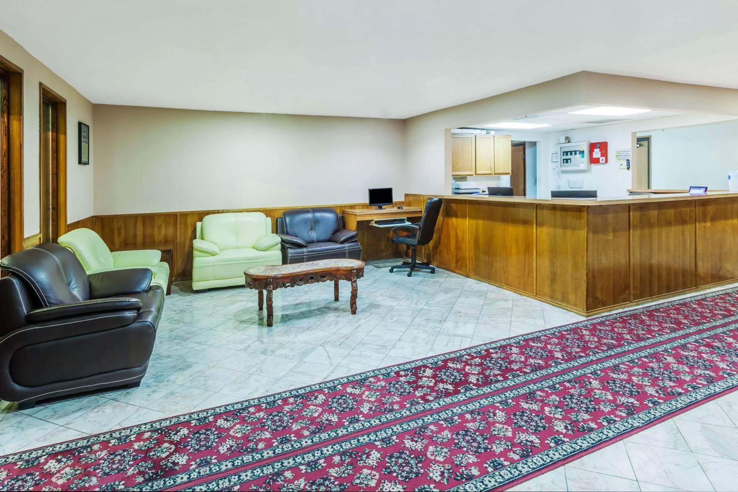 Lobby or reception in Super 8 by Wyndham Irving DFW Airport/South