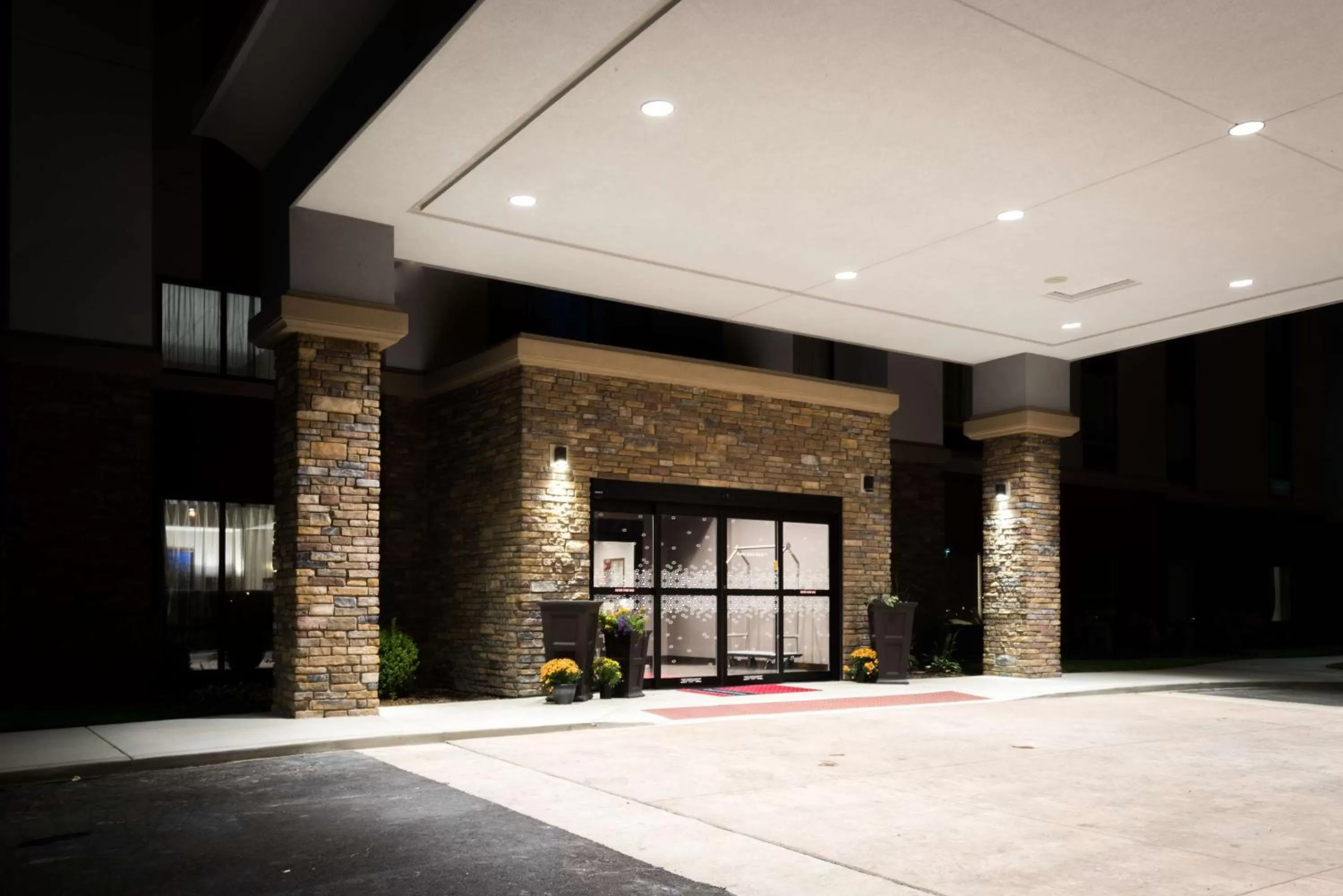 Property building in Hampton Inn & Suites By Hilton Hammond, In
