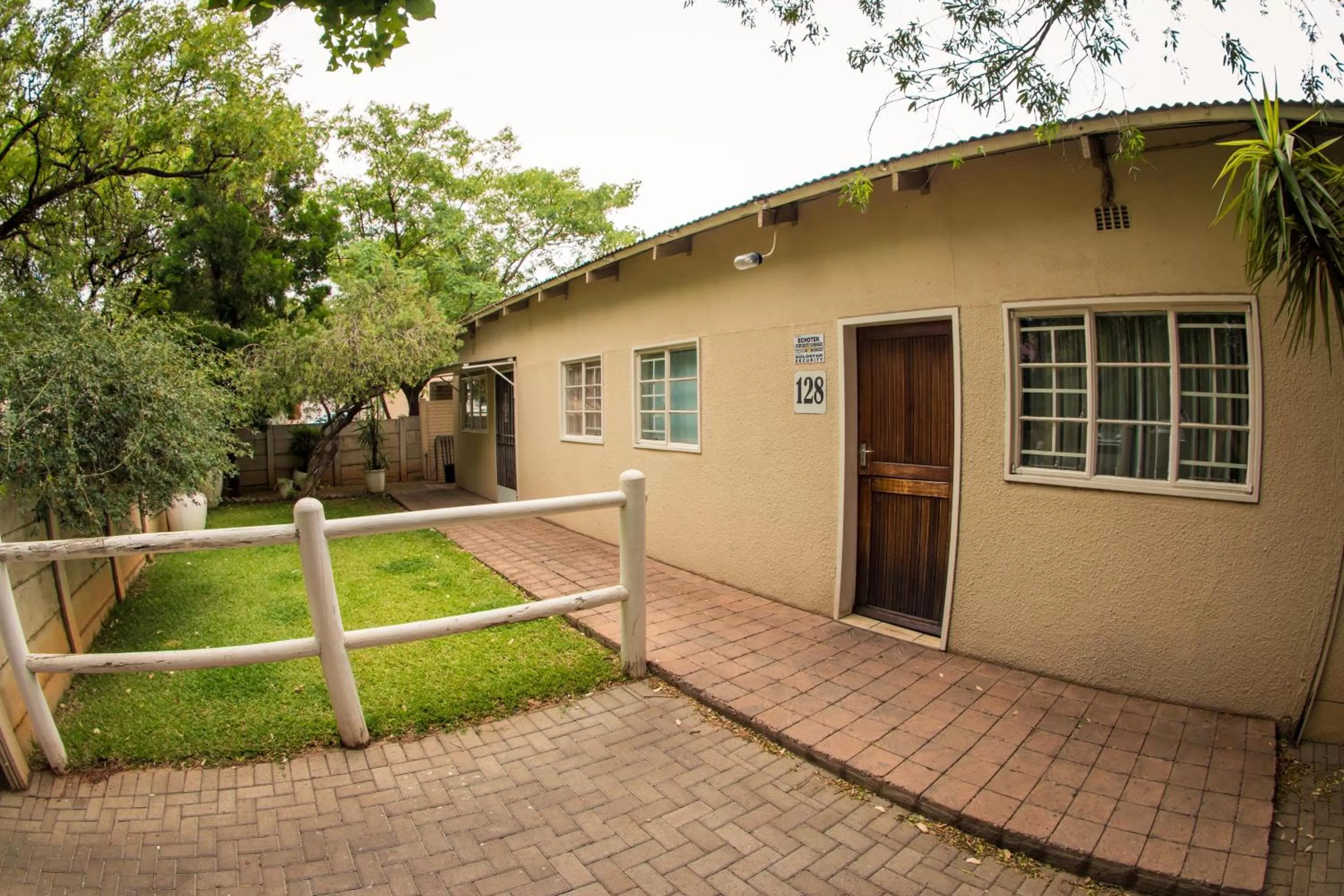Property building in Horseshoe Inn and Conference Center