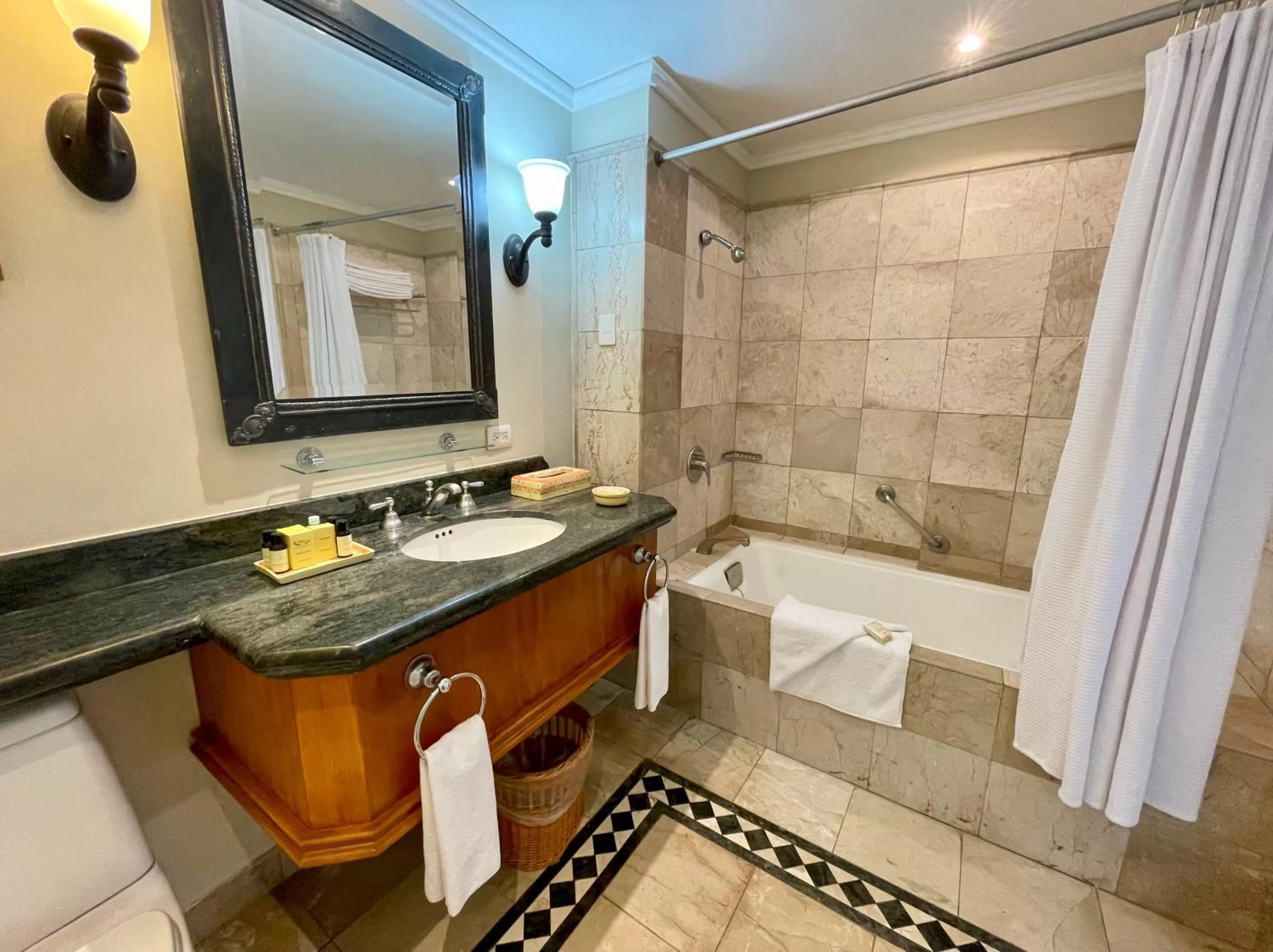 Bathroom in Pierre Mundo Imperial Riviera Diamante Acapulco