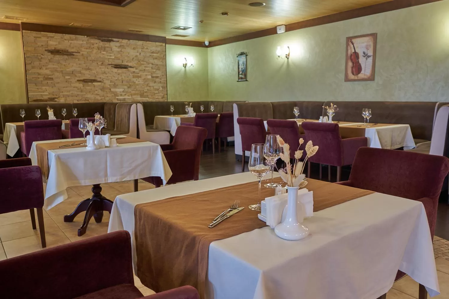 Restaurant/Places to Eat in Гостиница Siesta Киев