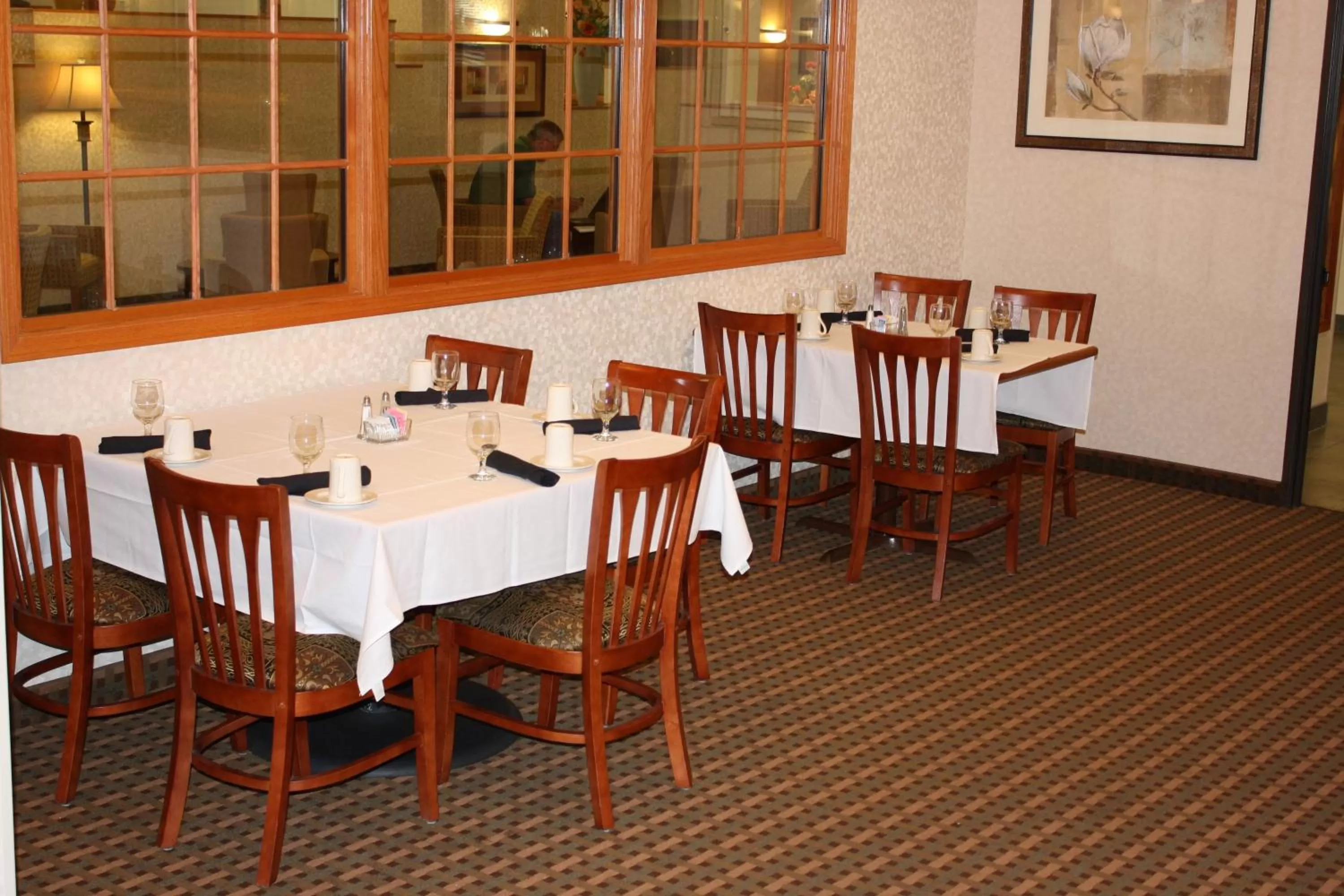 Restaurant/places to eat in Holiday Inn Riverton-Convention Center by IHG