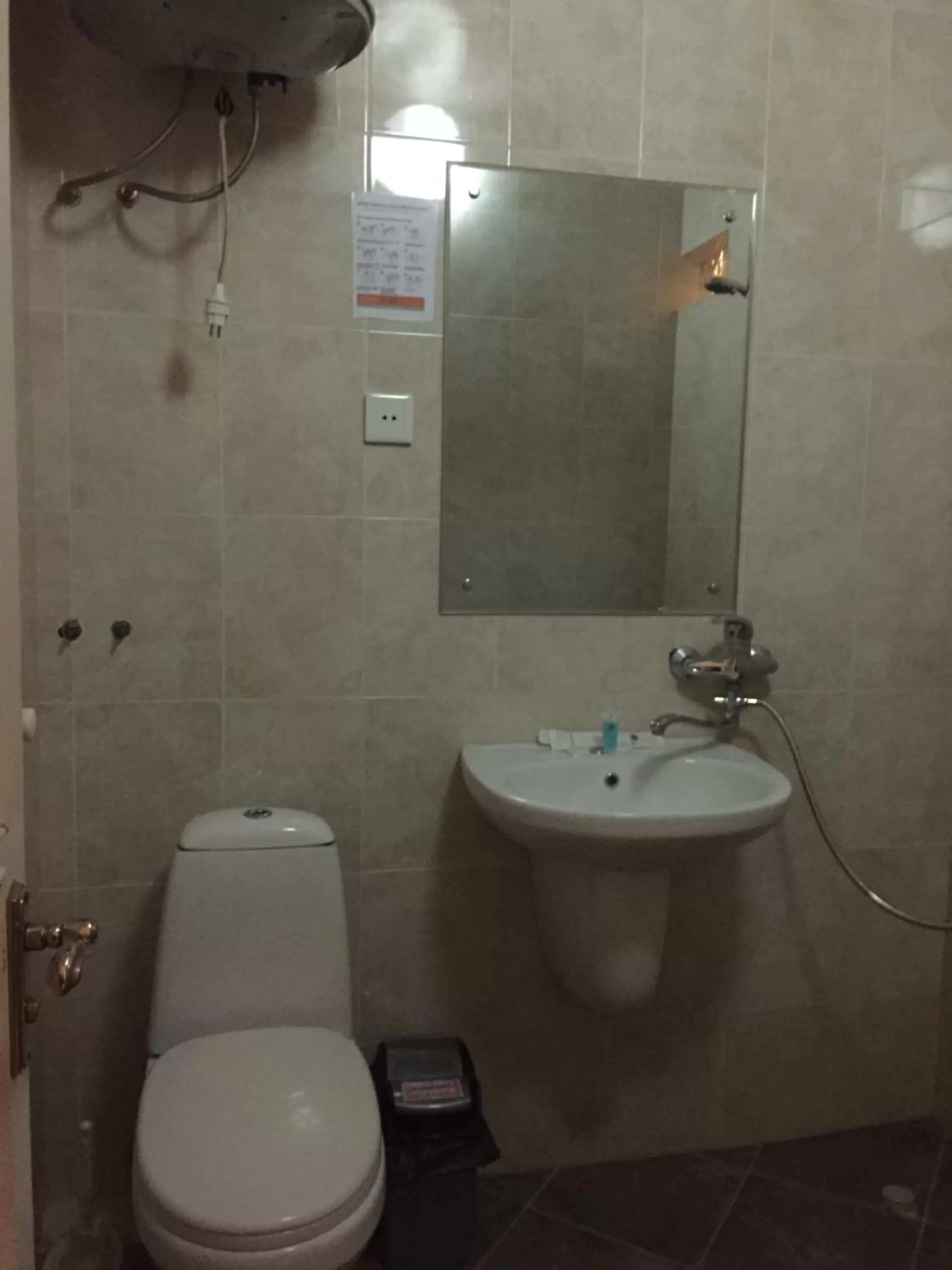 Bathroom in Piano Hotel