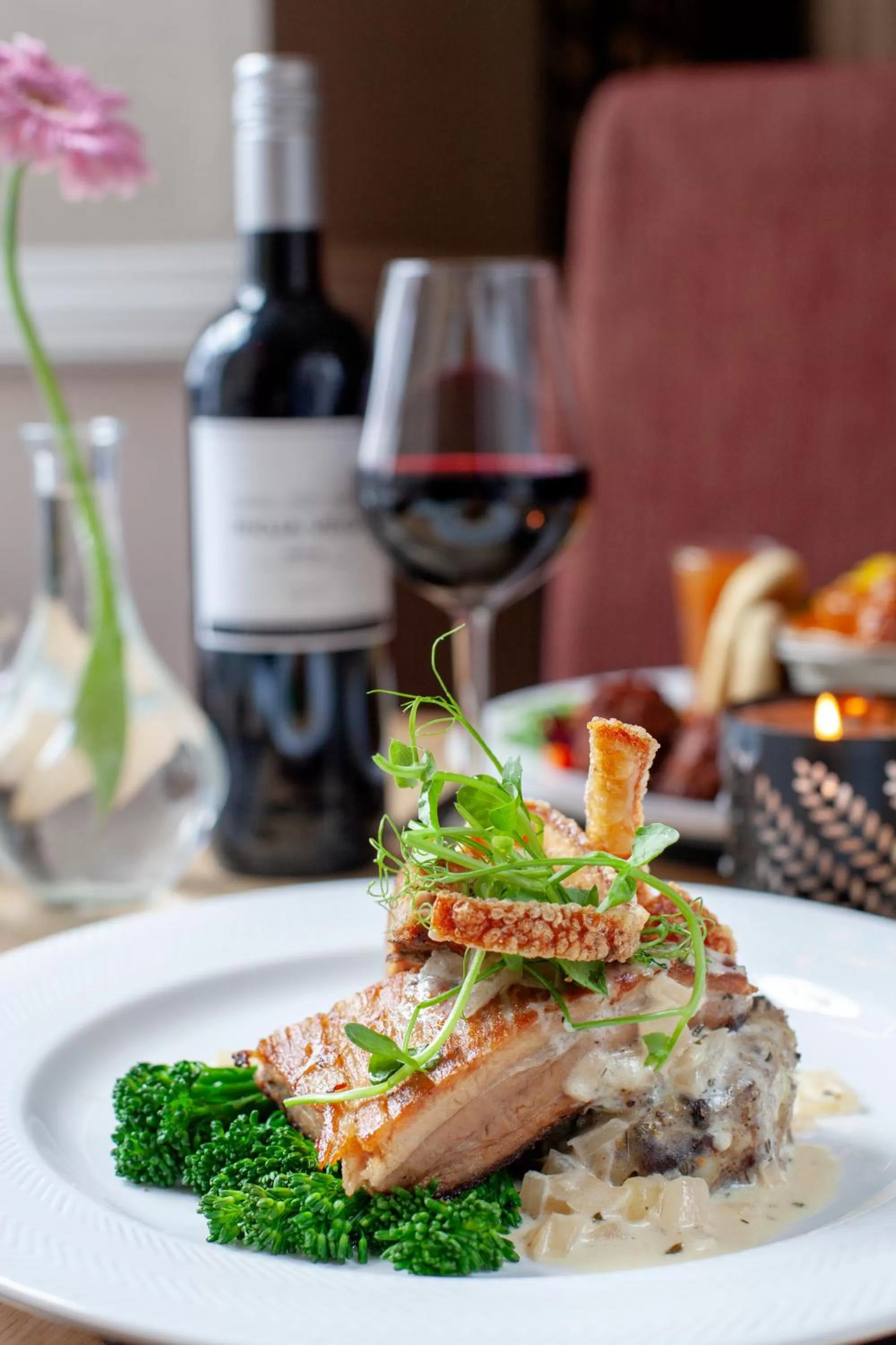 Food and drinks in Three Salmons Hotel