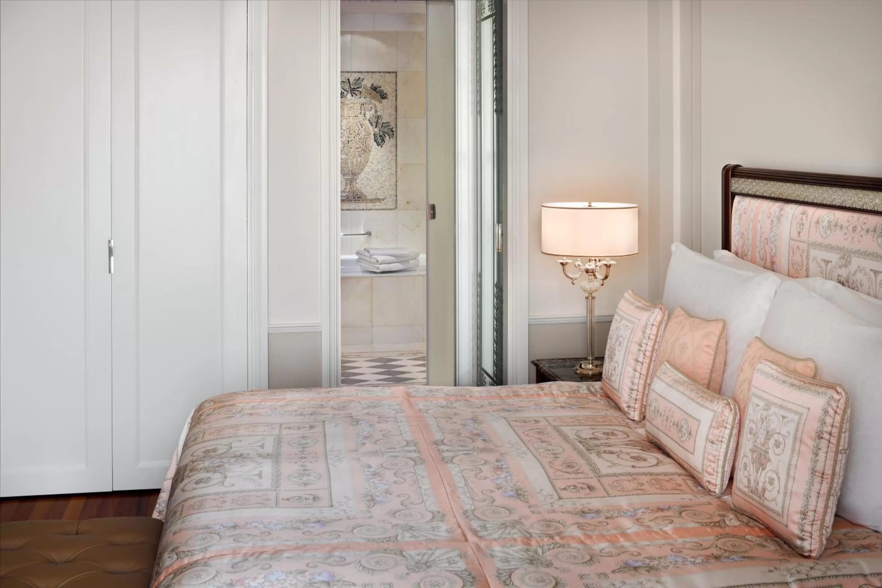 Deluxe Versace Terrace City View in Palazzo Versace Dubai