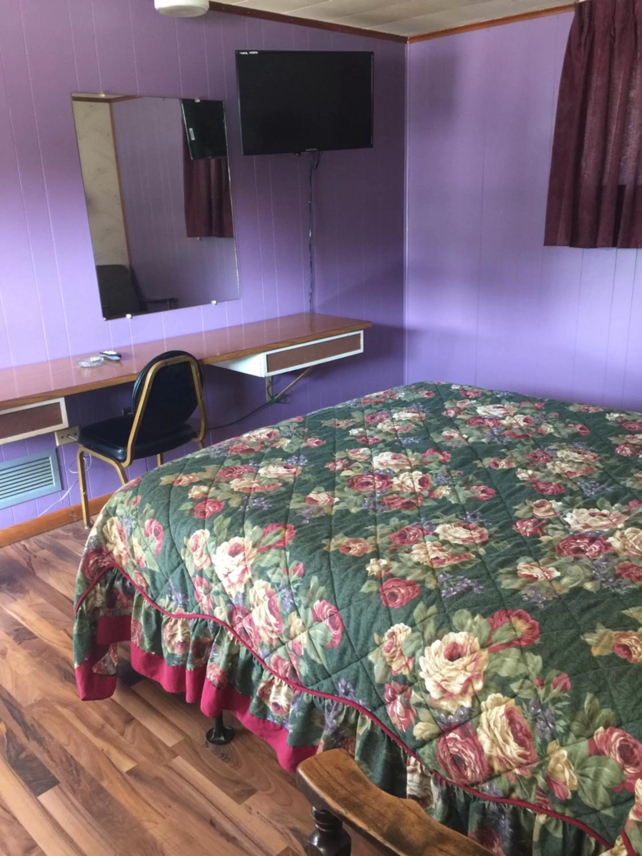 Bed in Melody Motor Lodge