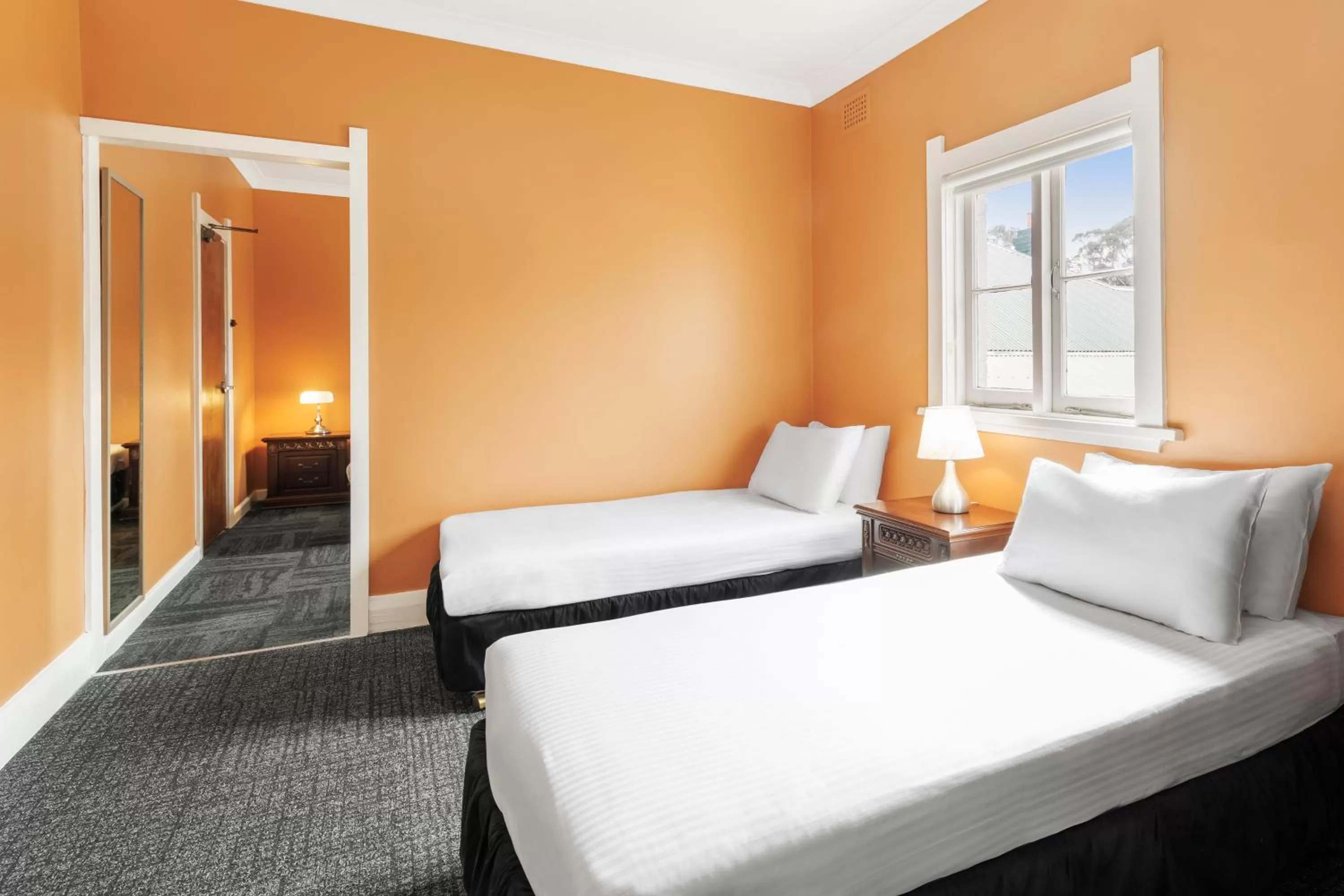 Bedroom, Bed in Hotel Blue & Cottages Katoomba