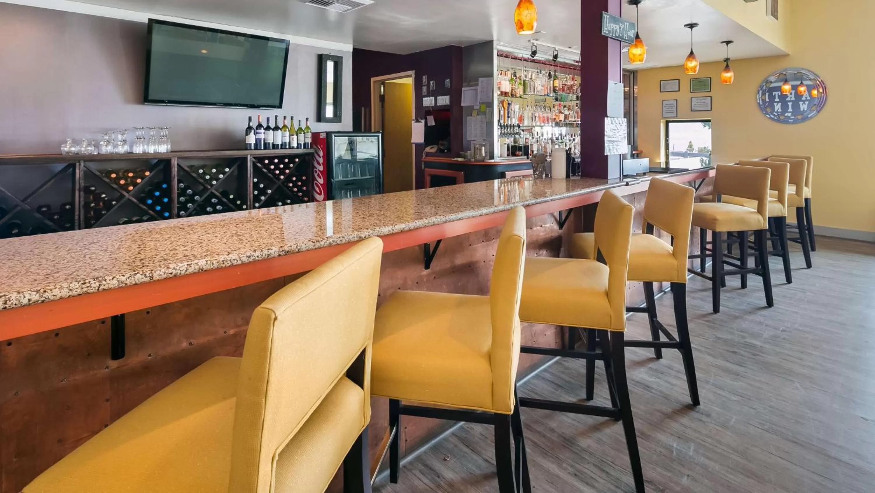 Lounge or bar in Best Western Plus Silverdale Beach Hotel