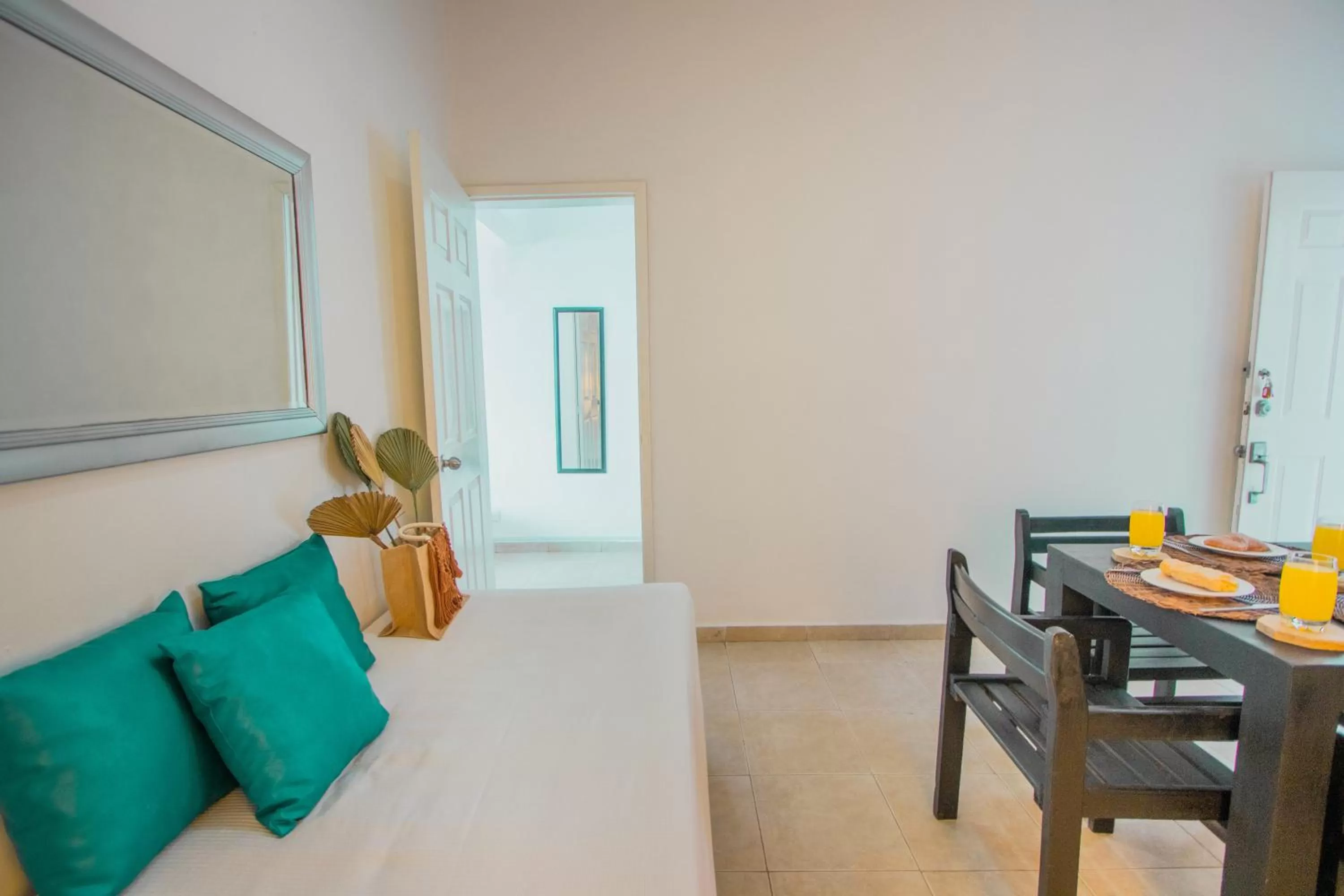 Nasim Condo Hotel con acceso BEACH CLUB GRATIS, metros 5th AVENIDA