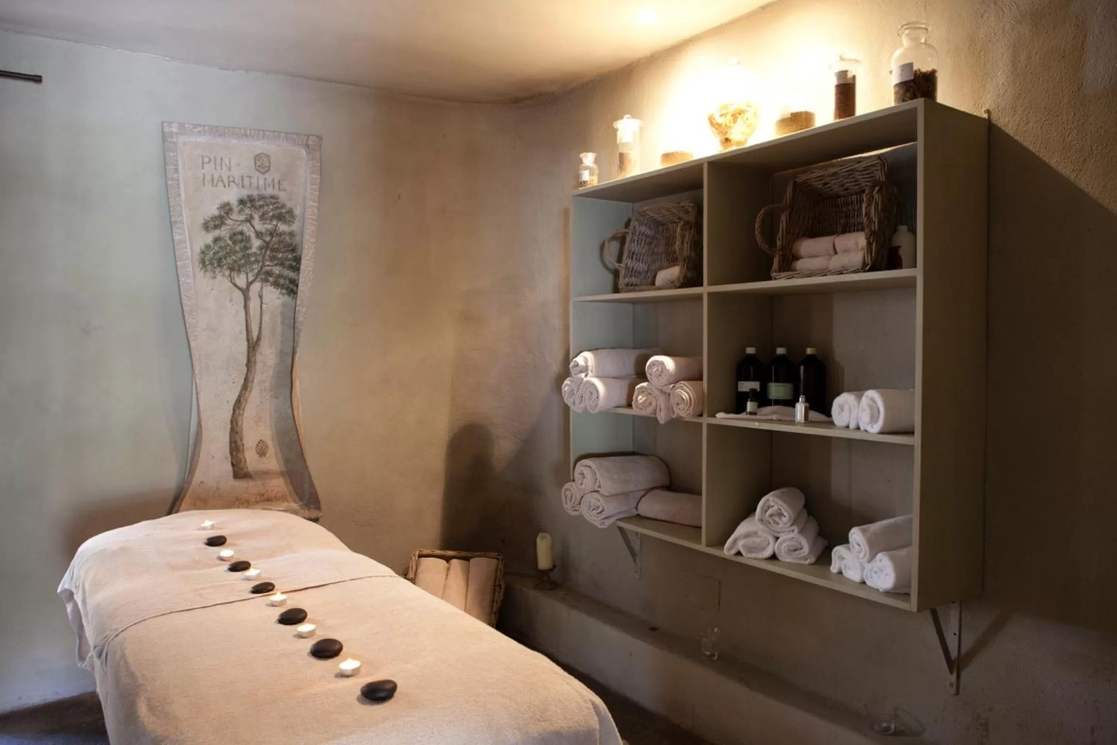 Massage in Le Couvent d'Hérépian - Hôtel & Spa