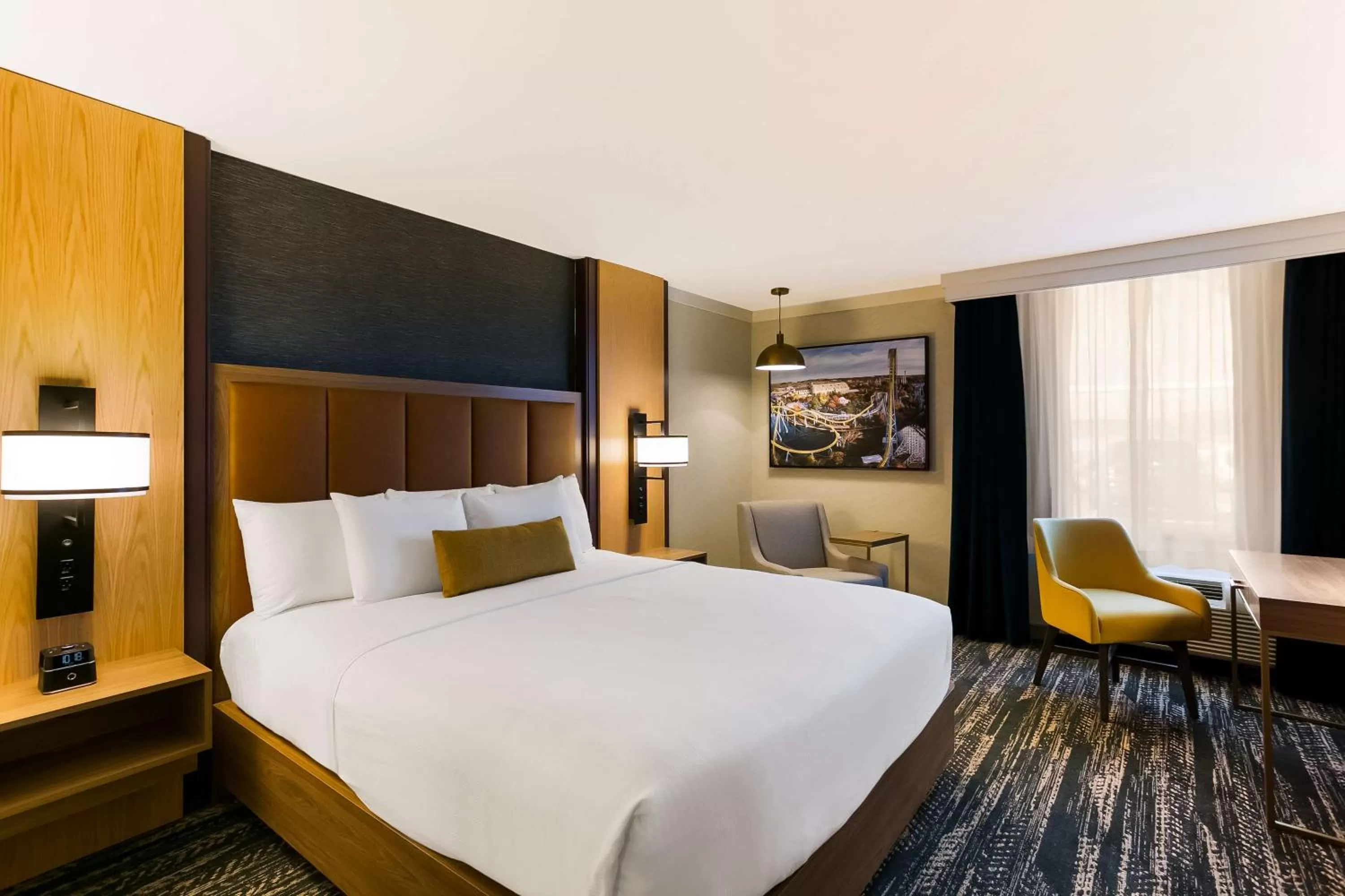 Bedroom, Bed in Best Western Premier the Central Hotel & Conference Center