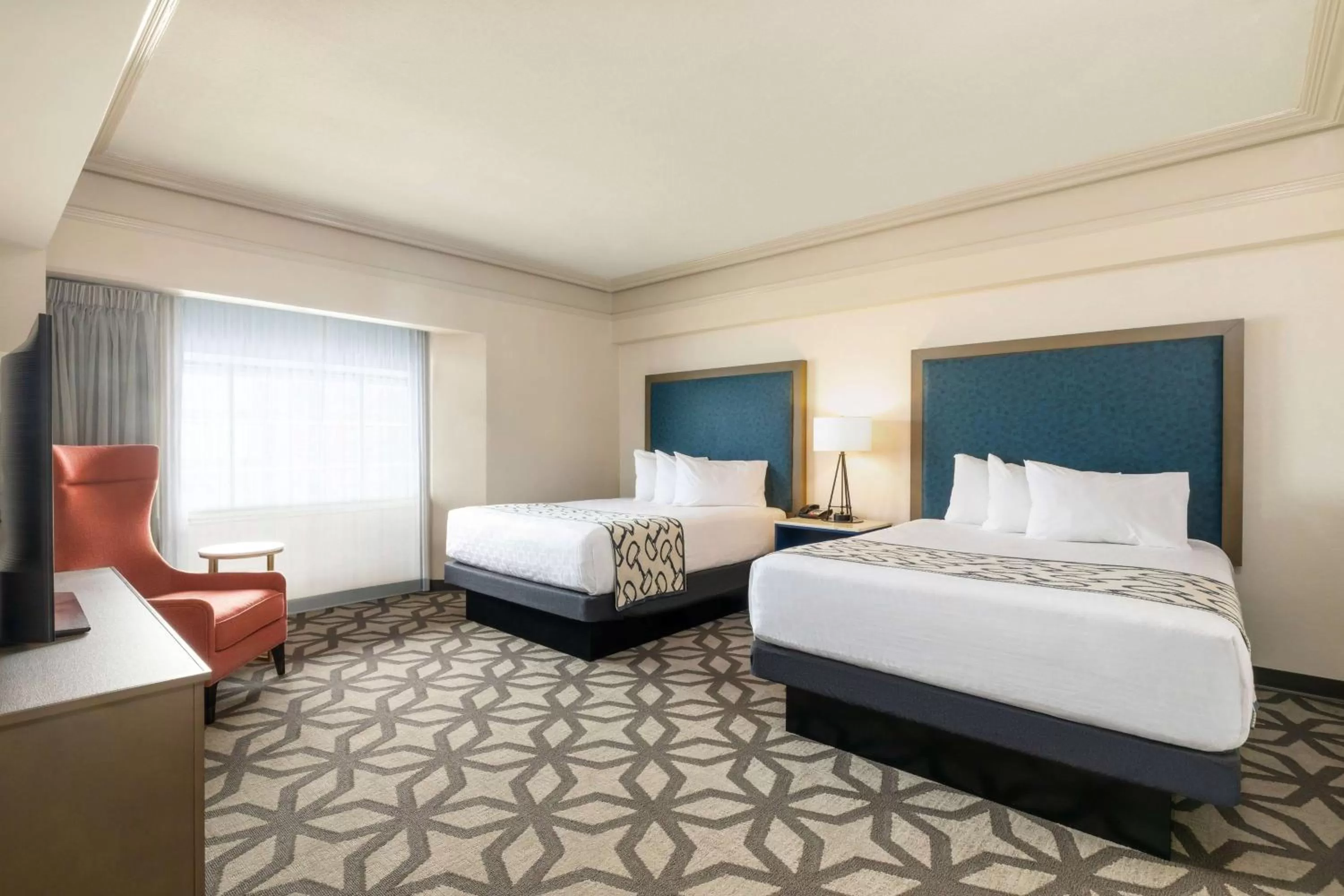 Photo of the whole room, Bed in Galt House Hotel, A Trademark Collection Hotel