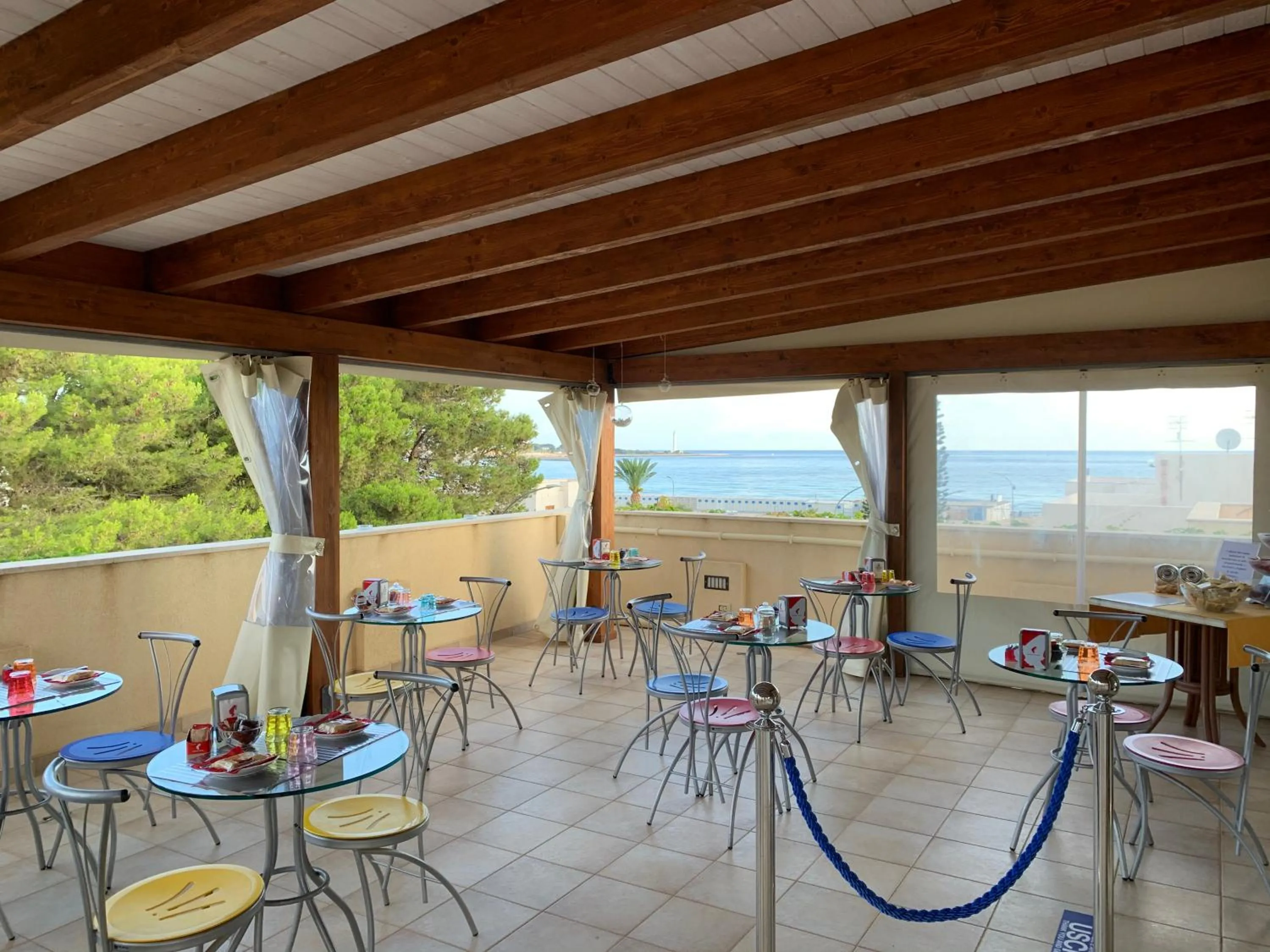 Restaurant/places to eat in Hotel Iride by Marino Tourist