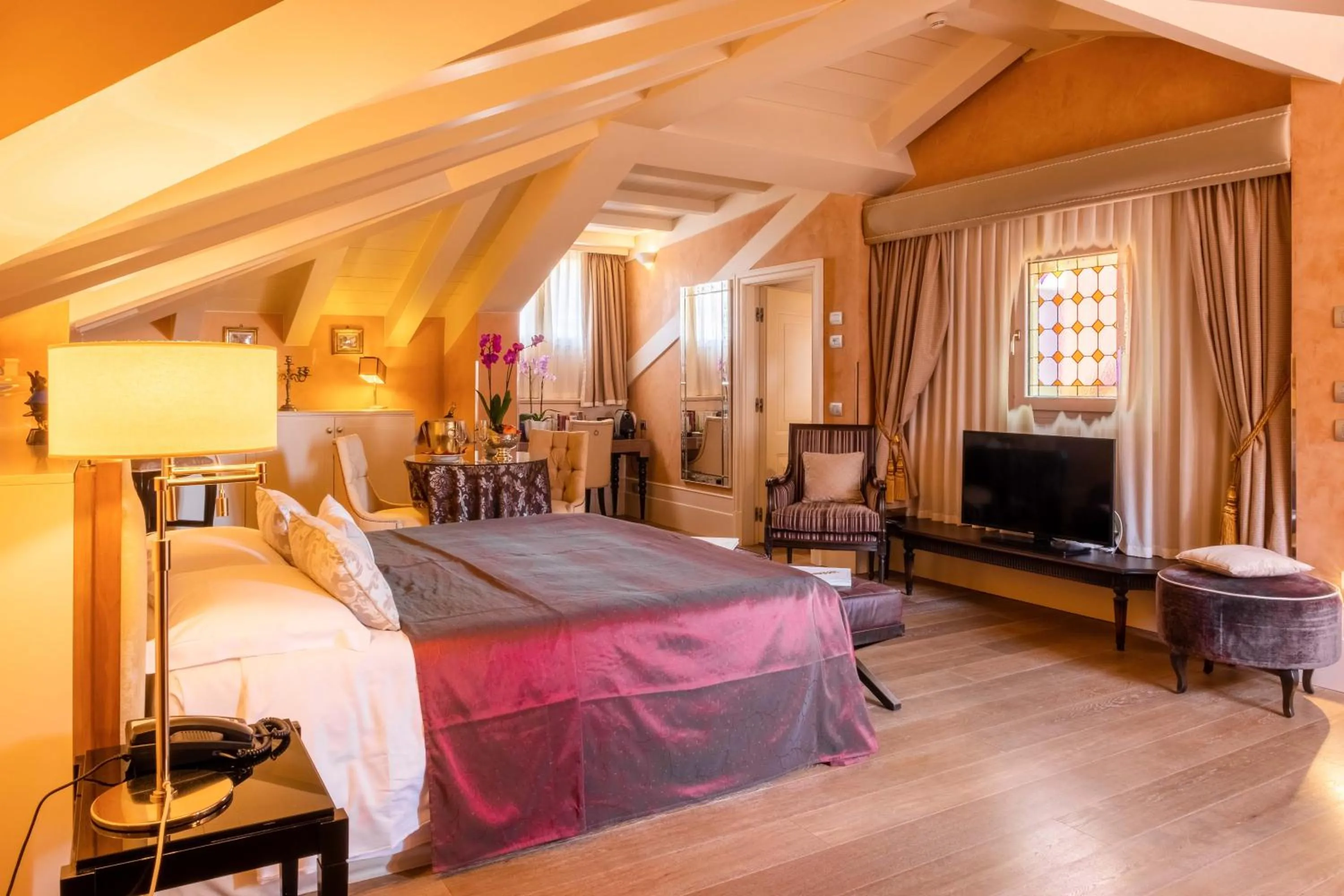 Bed in Hotel Moresco