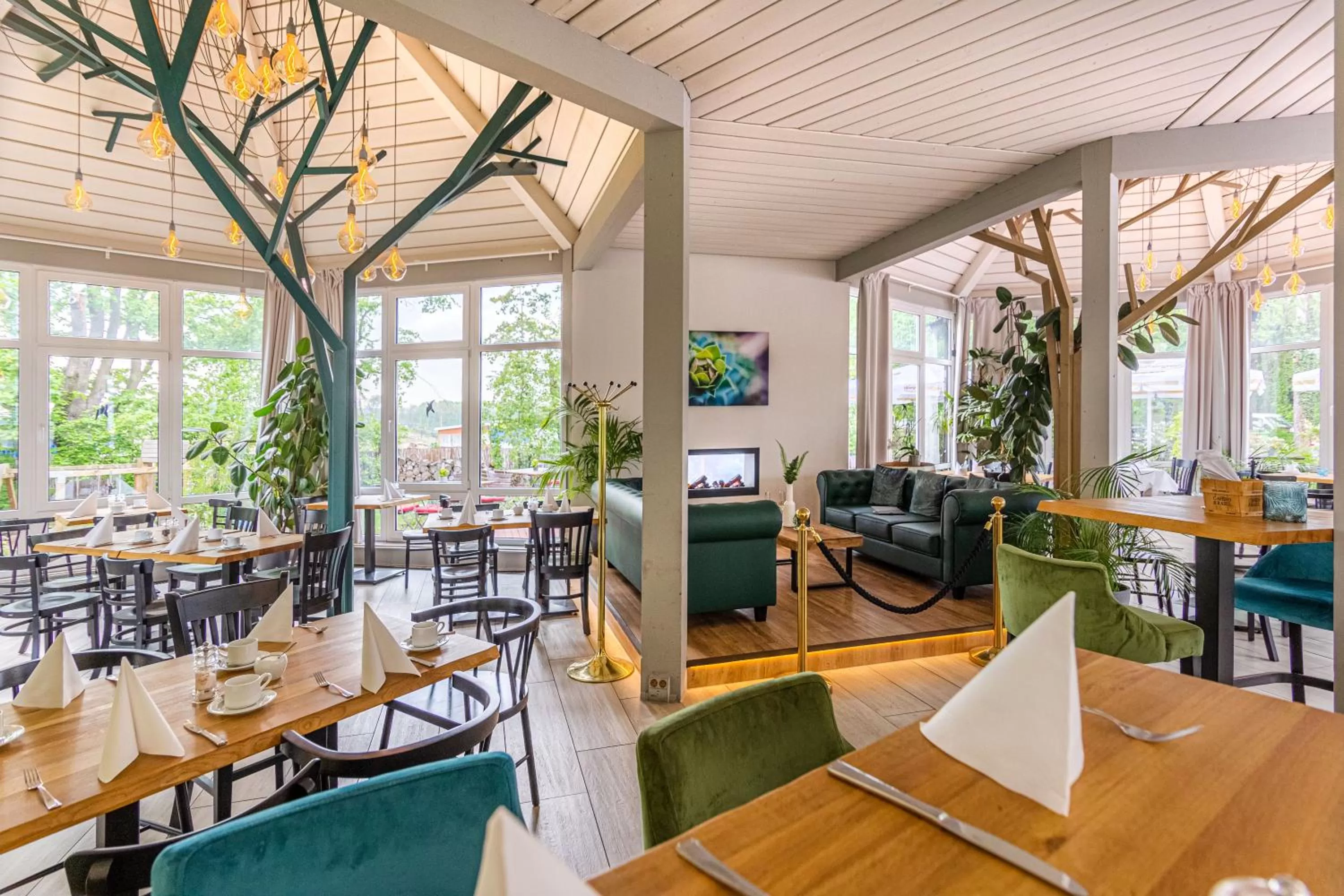 Restaurant/places to eat in Parkhotel Diani