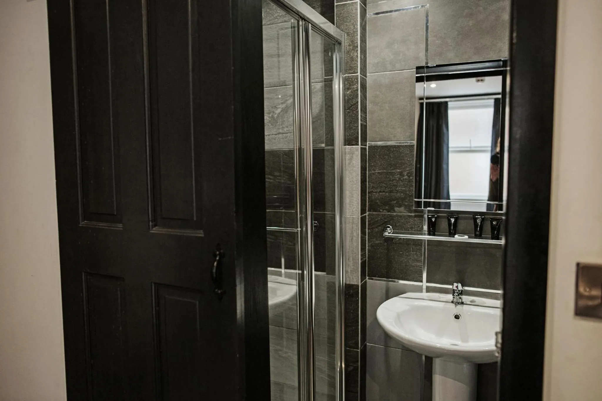 Bathroom in Peaky Blinders Accommodation & Bar